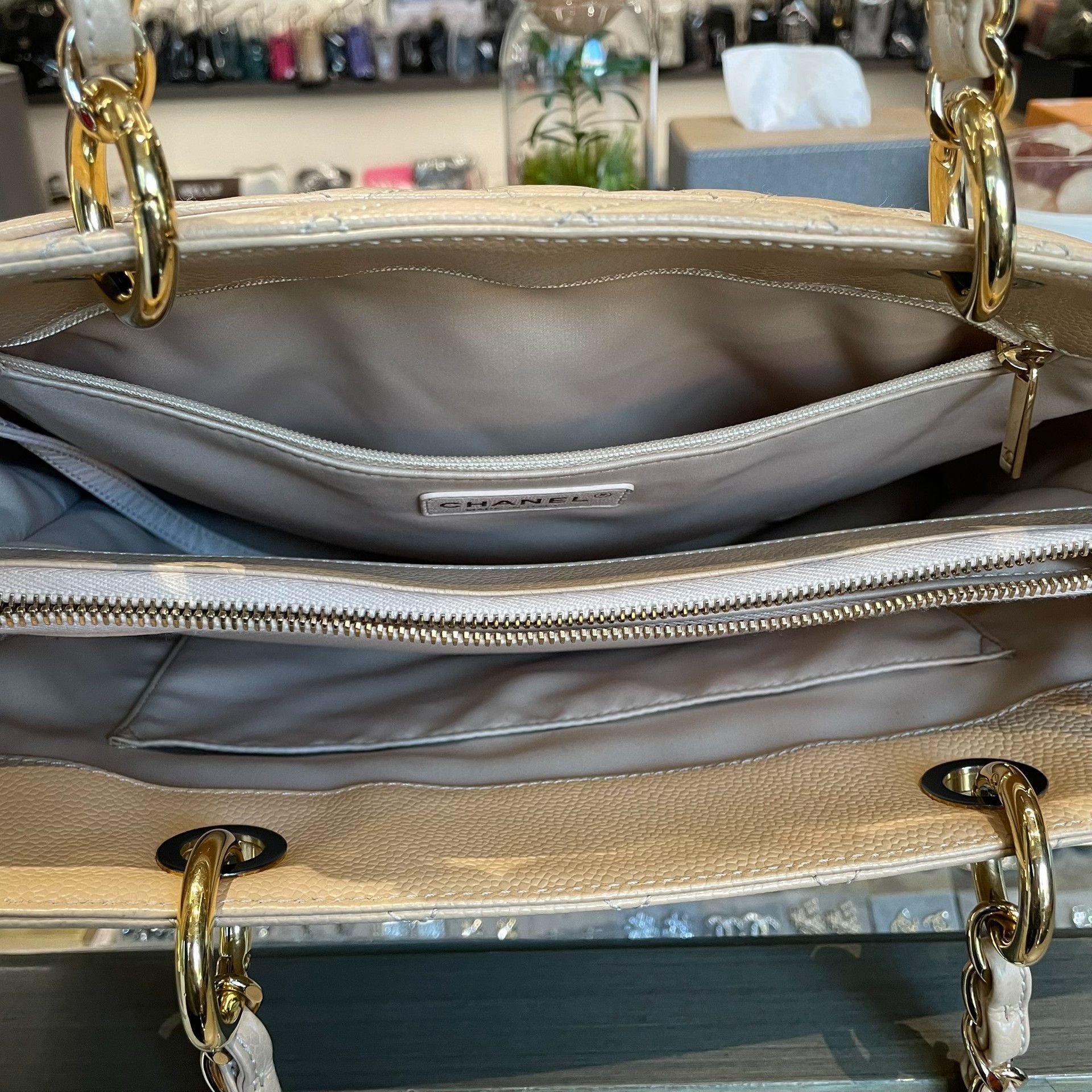 Chanel Pre-loved Bag Very good condition Size ONE SIZE - 8 Thumbnail