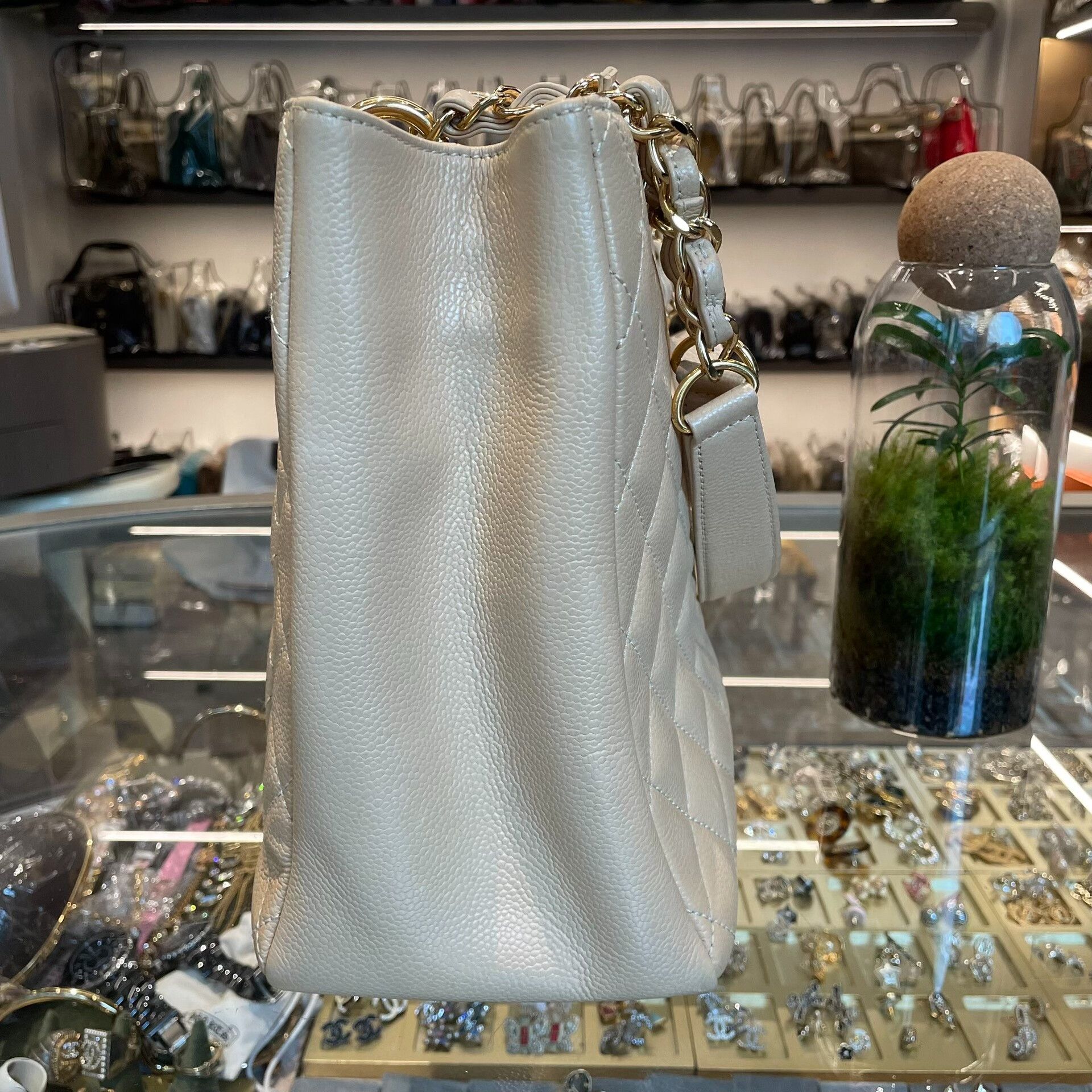 Chanel Pre-loved Bag Very good condition Size ONE SIZE - 5 Thumbnail
