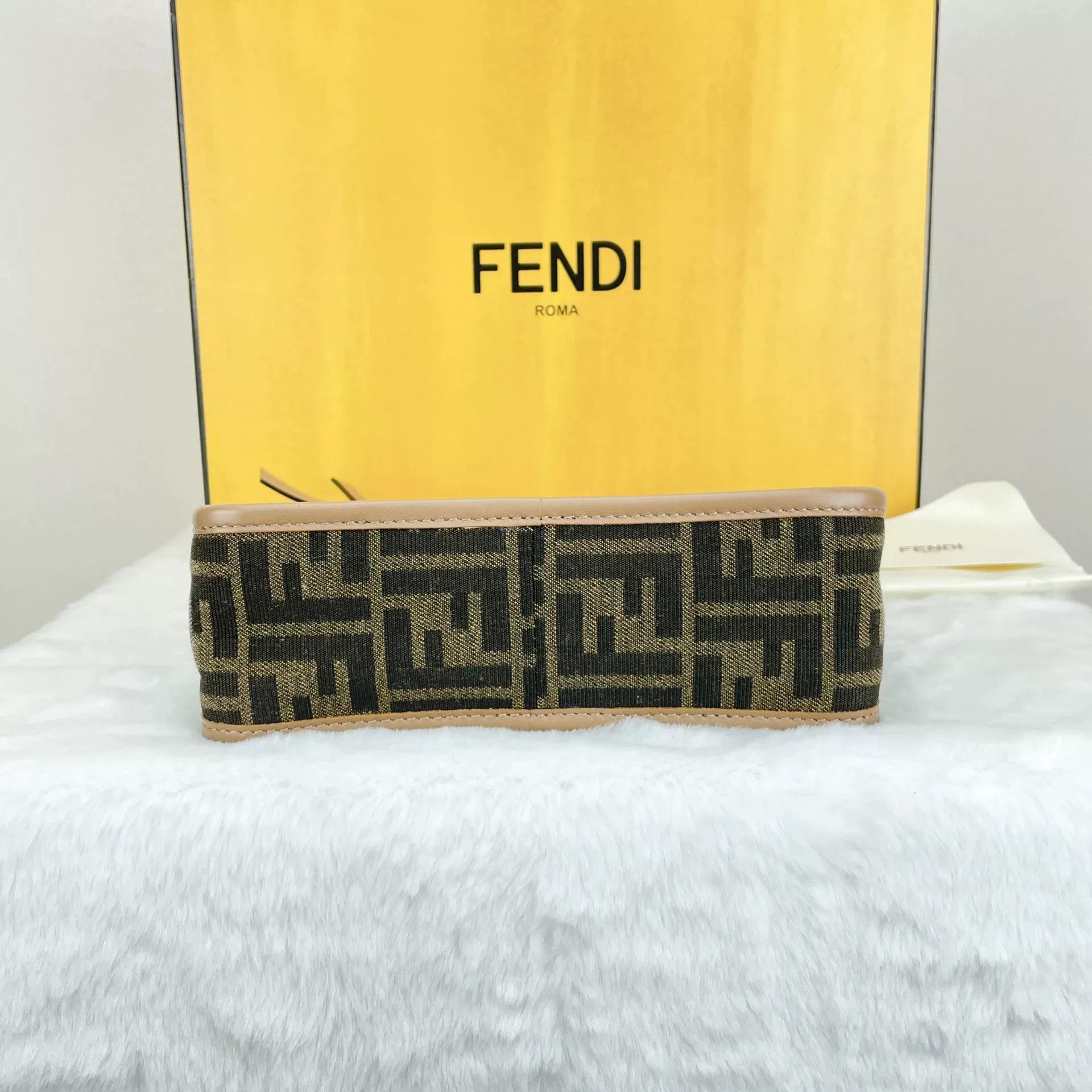 Fendi Pre-loved Bag Very good condition Size ONE SIZE - 4 Thumbnail