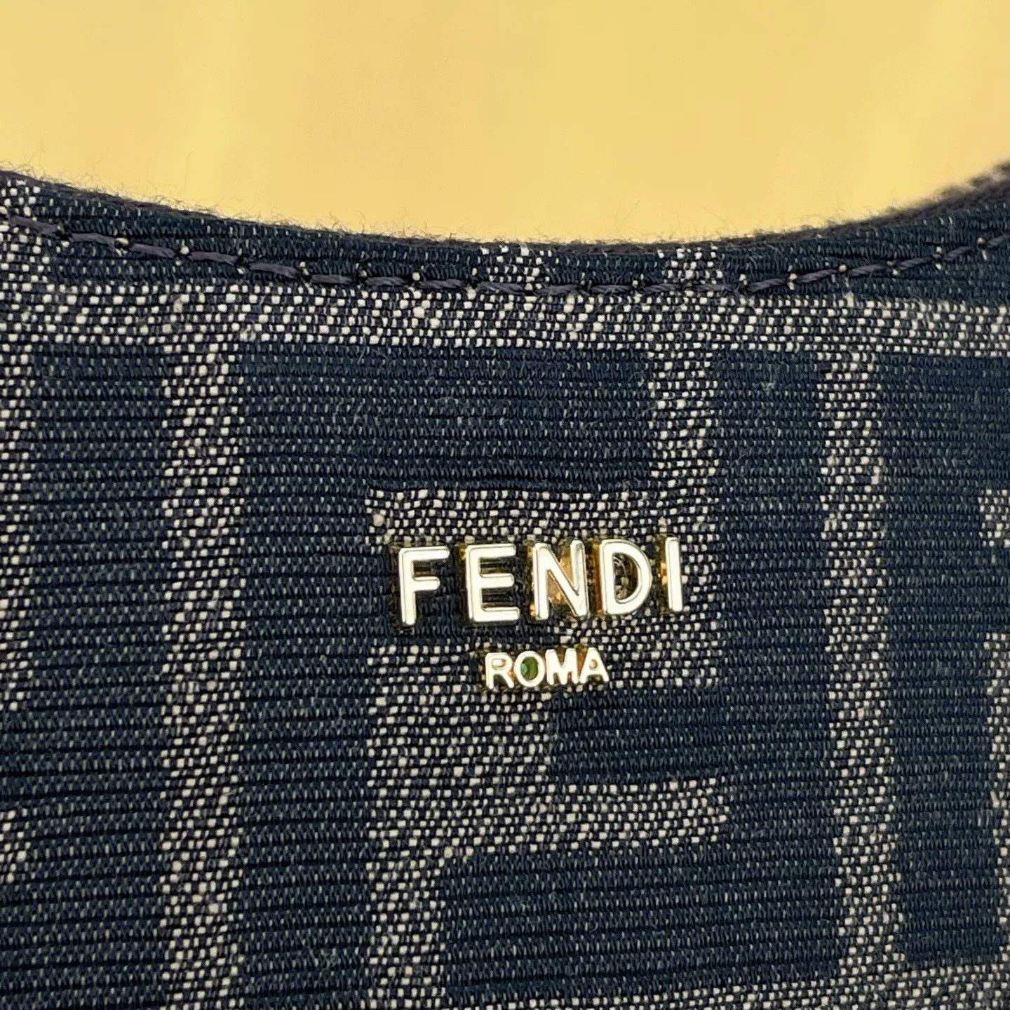 Fendi Pre-loved Bag Very good condition Size ONE SIZE - 9 Thumbnail