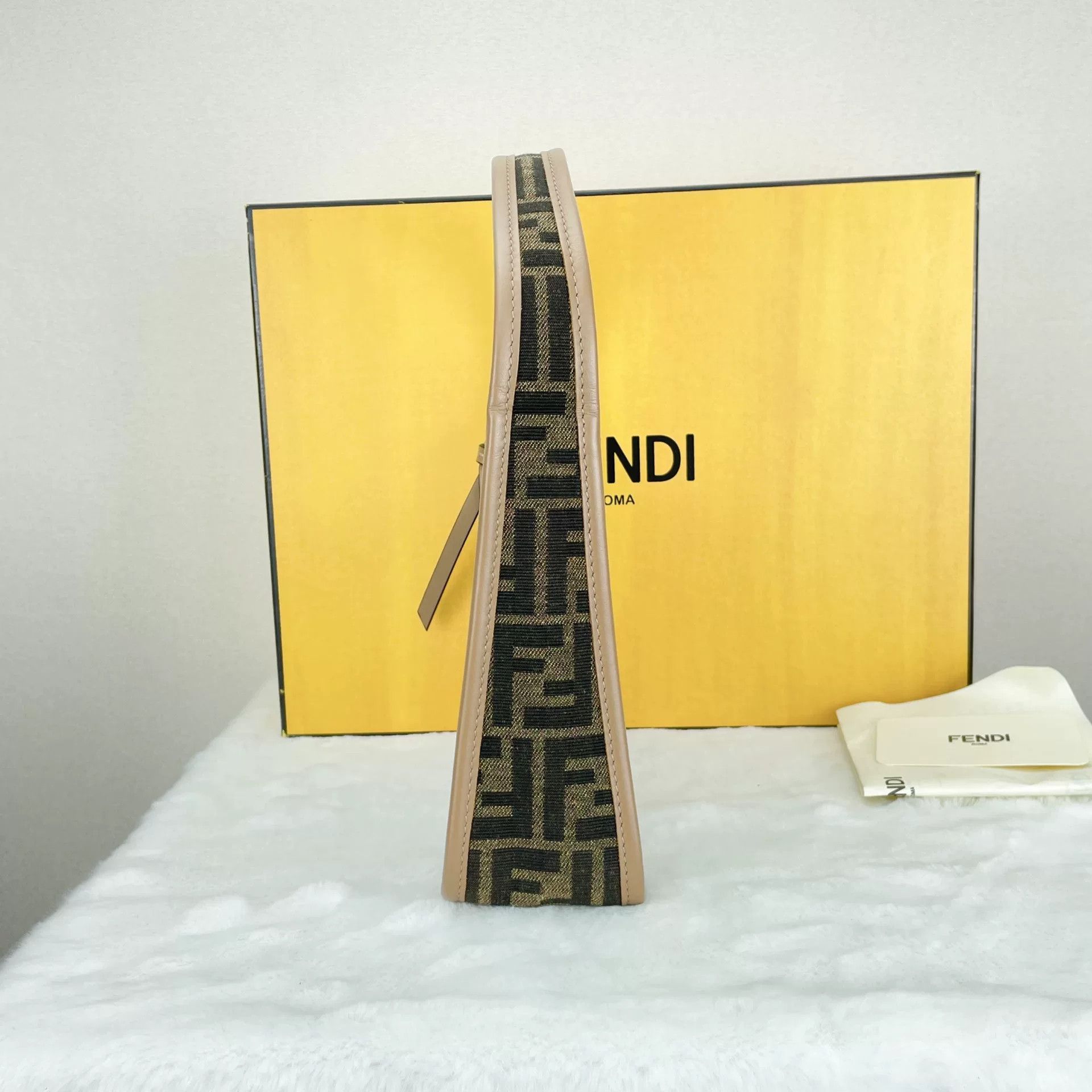 Fendi Pre-loved Bag Very good condition Size ONE SIZE - 3 Thumbnail