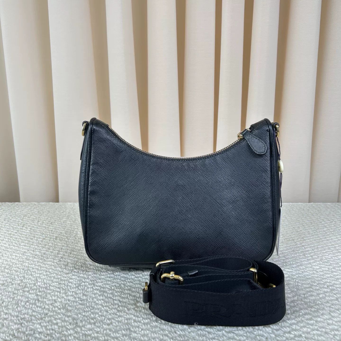 Prada Pre-loved Bag Very good condition Size ONE SIZE - 2 Thumbnail