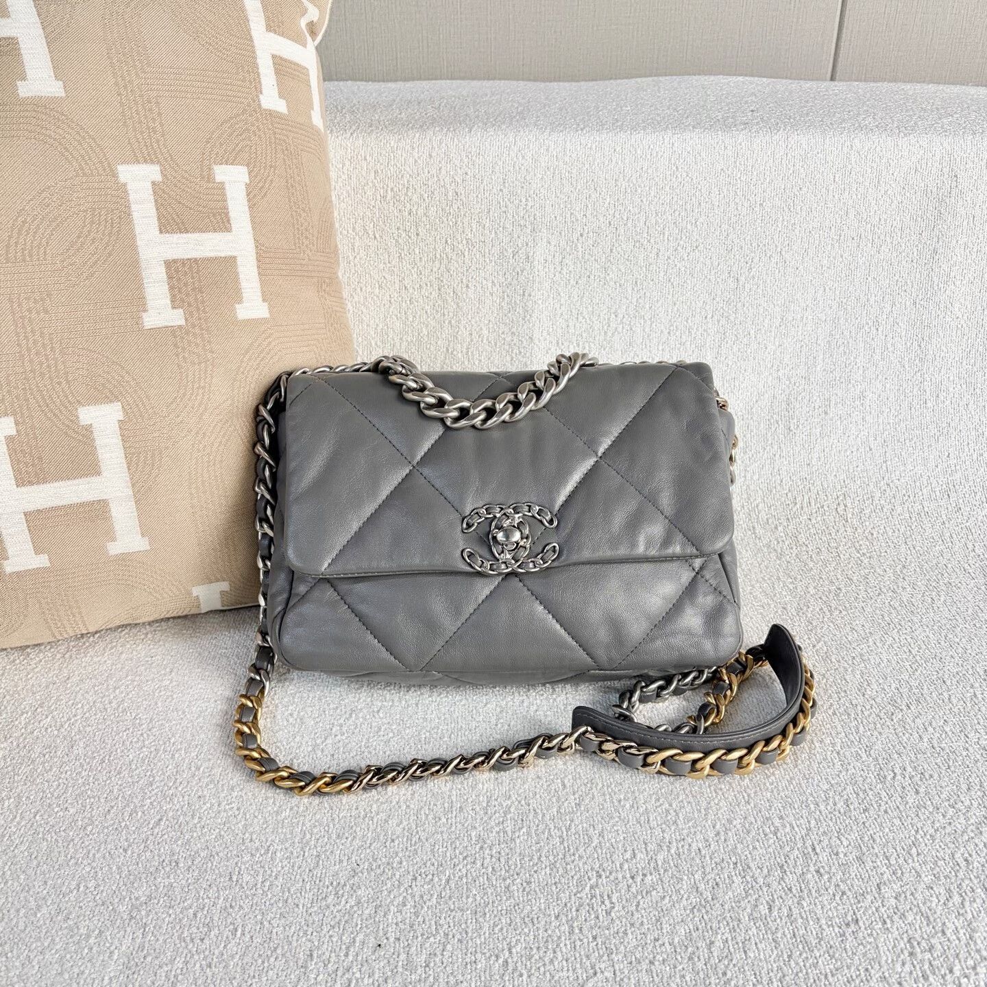 Chanel Pre-loved Bag Very good condition Size ONE SIZE - 2 Thumbnail