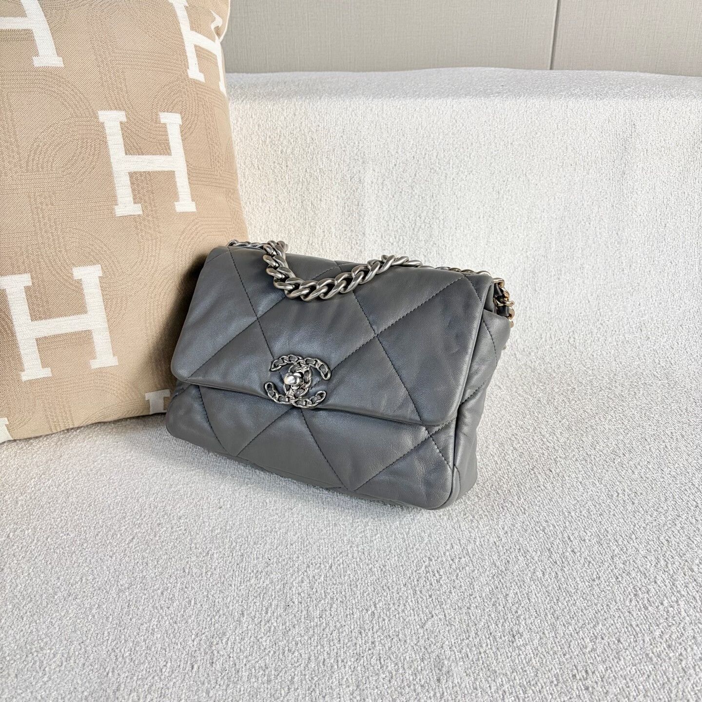 Chanel Pre-loved Bag Very good condition Size ONE SIZE - 4 Thumbnail
