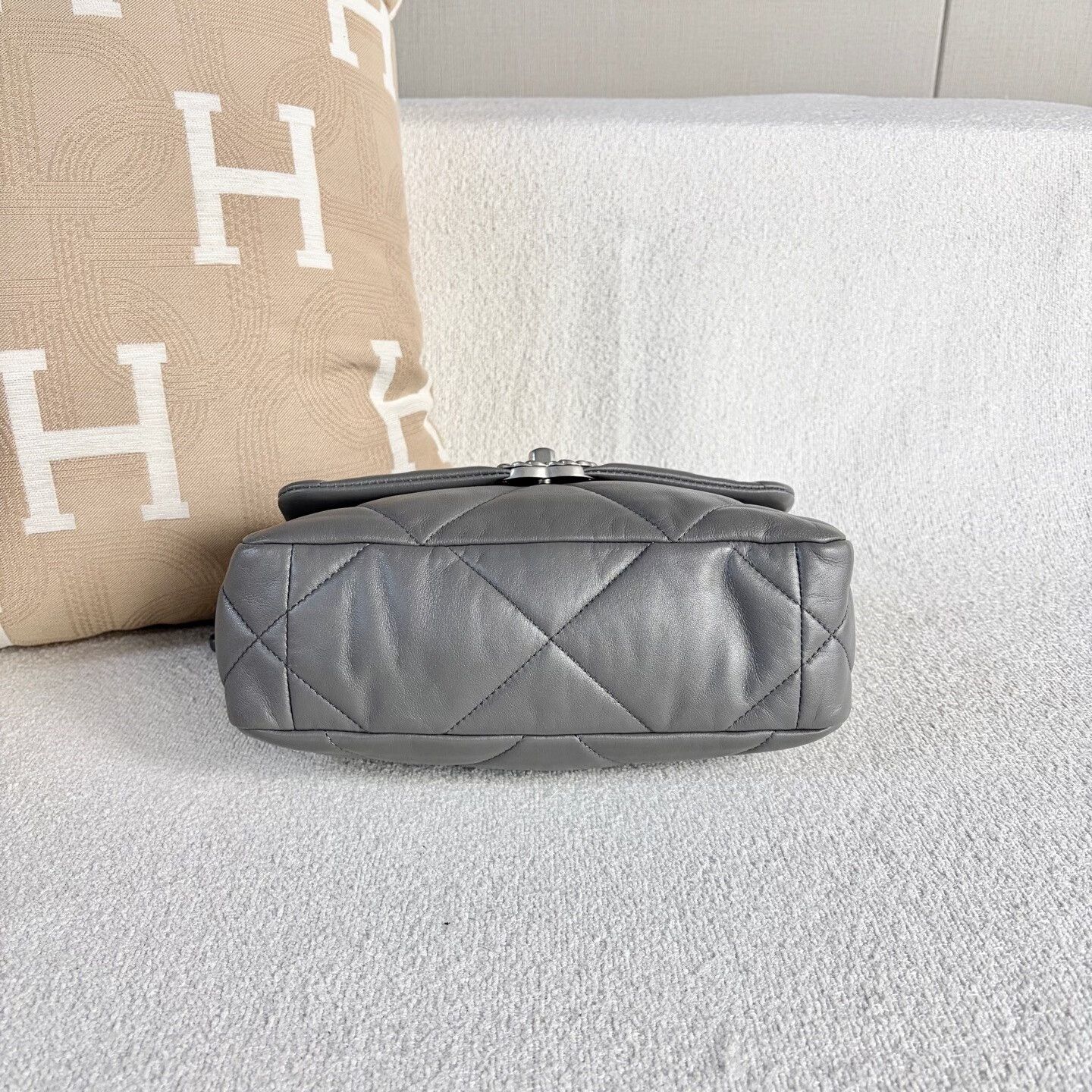 Chanel Pre-loved Bag Very good condition Size ONE SIZE - 5 Thumbnail
