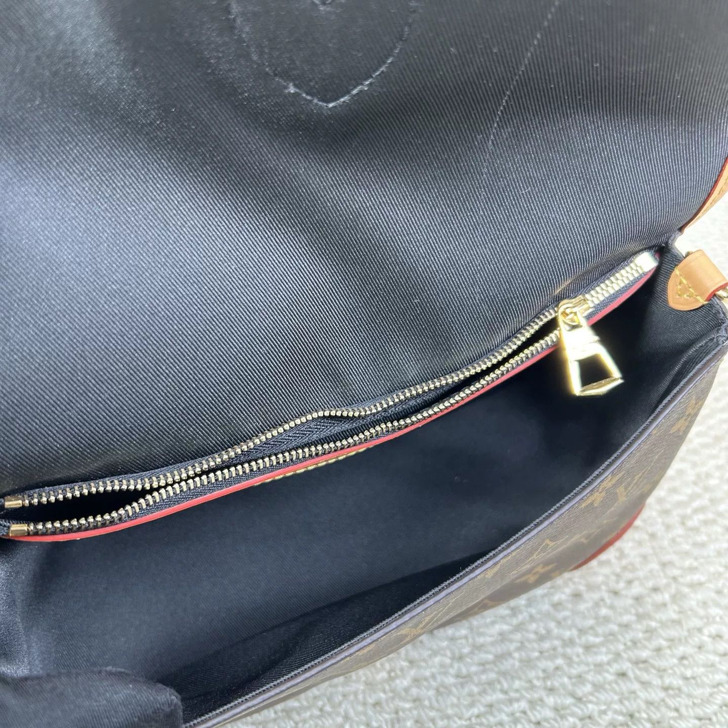 Louis Vuitton Pre-loved Bag Very good condition Size ONE SIZE - 3 Thumbnail