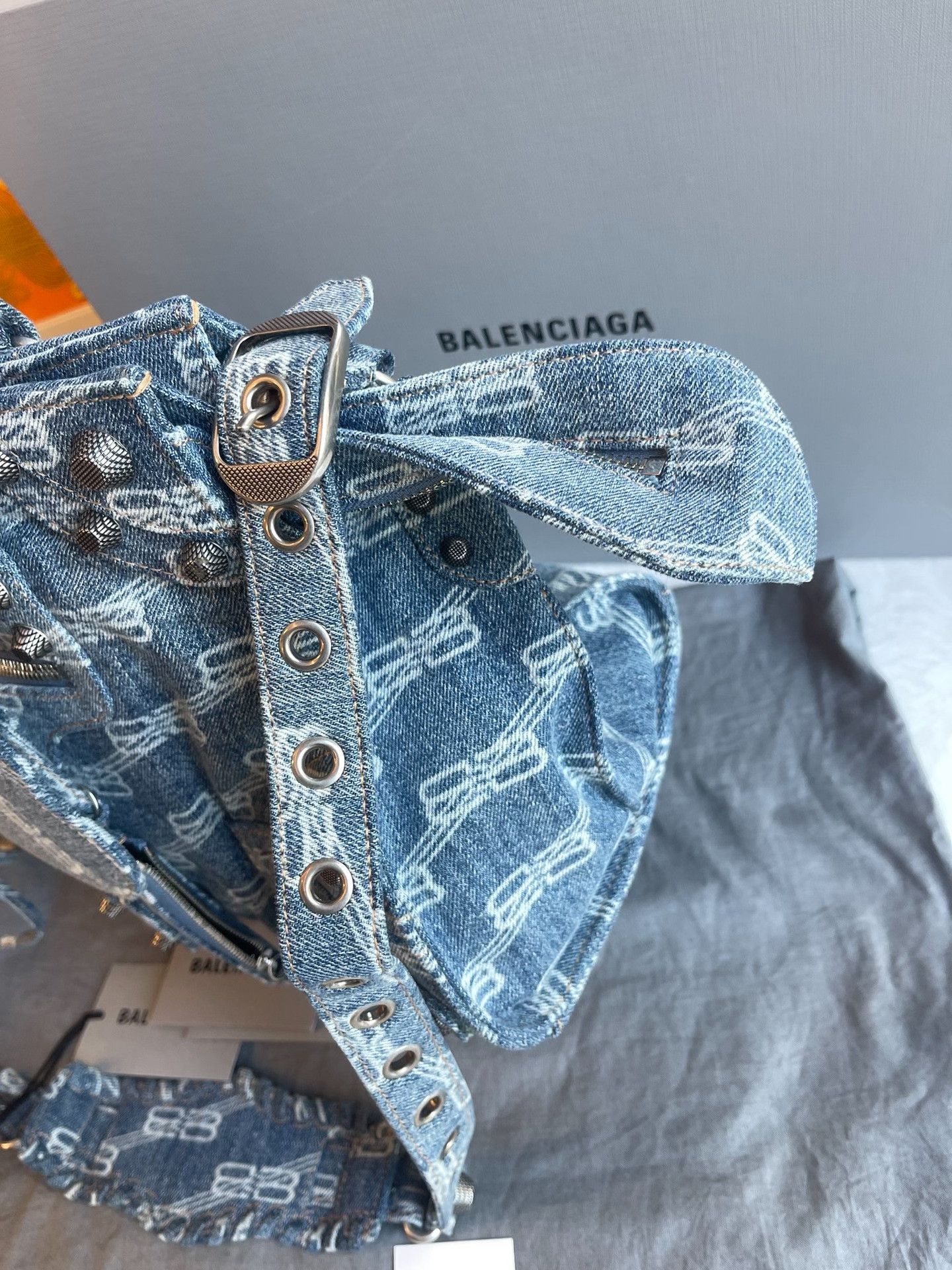 Balenciaga Pre-loved Bag Very good condition Size ONE SIZE - 3 Thumbnail