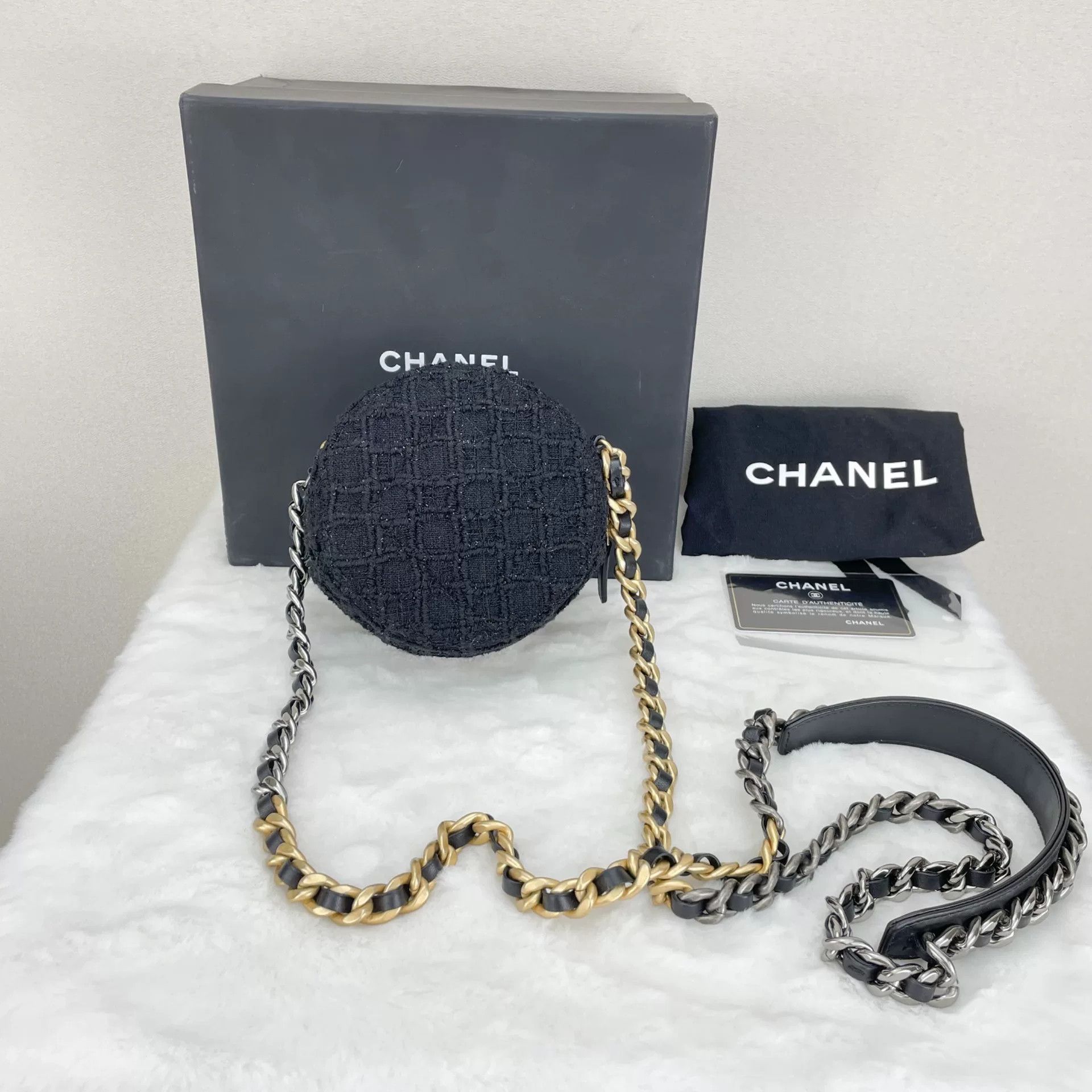 Chanel Pre-loved Bag Very good condition Size ONE SIZE - 2 Thumbnail