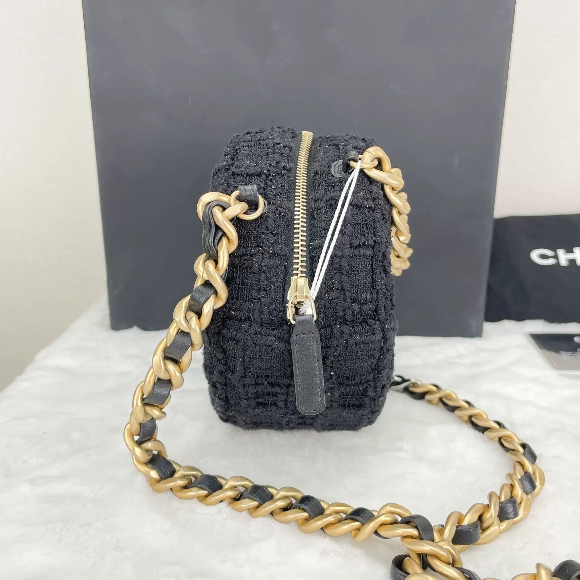 Chanel Pre-loved Bag Very good condition Size ONE SIZE - 4 Thumbnail