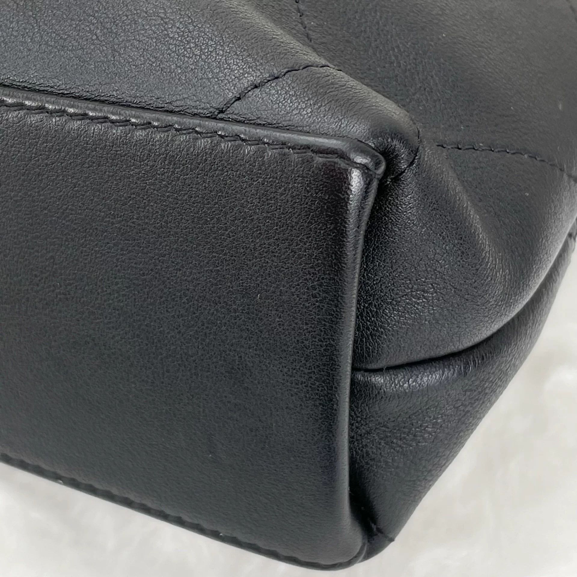 Chanel Pre-loved Bag Very good condition Size ONE SIZE - 7 Thumbnail