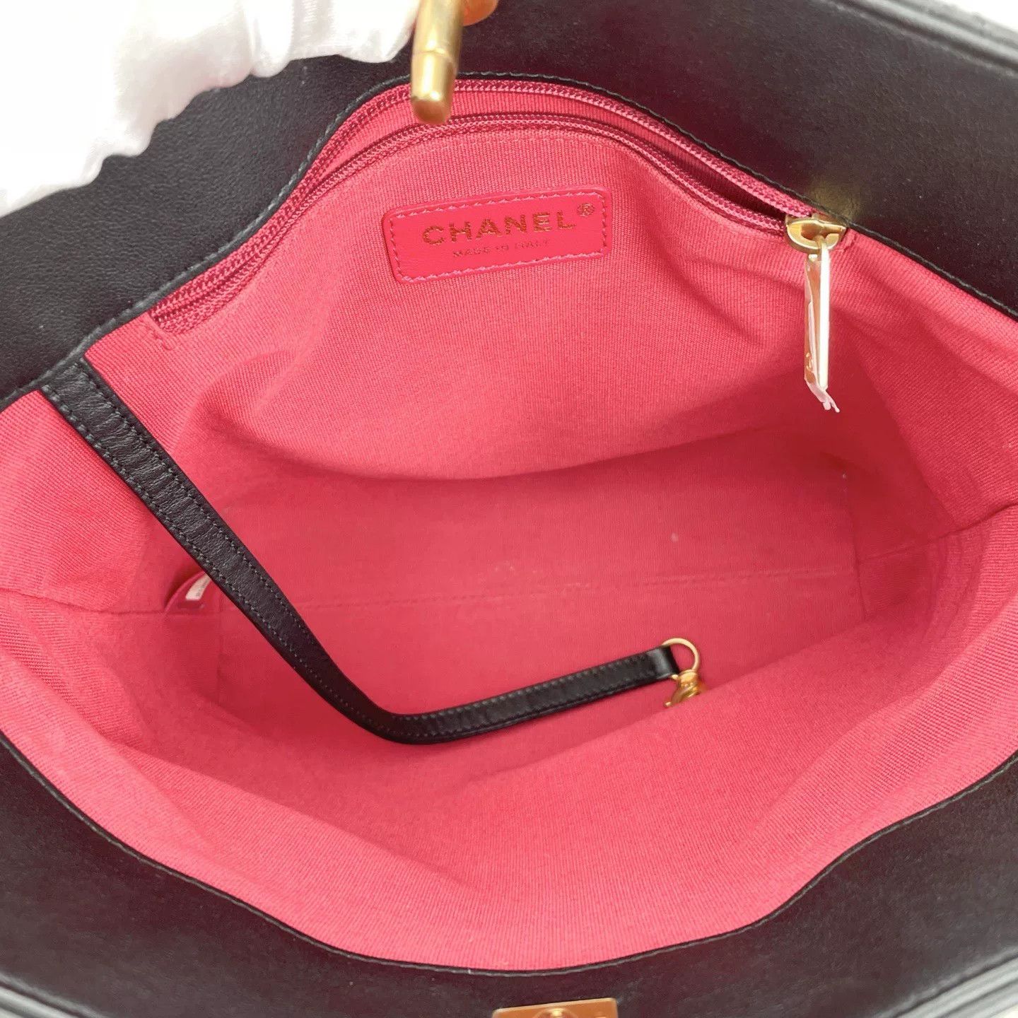 Chanel Pre-loved Bag Very good condition Size ONE SIZE - 9 Thumbnail
