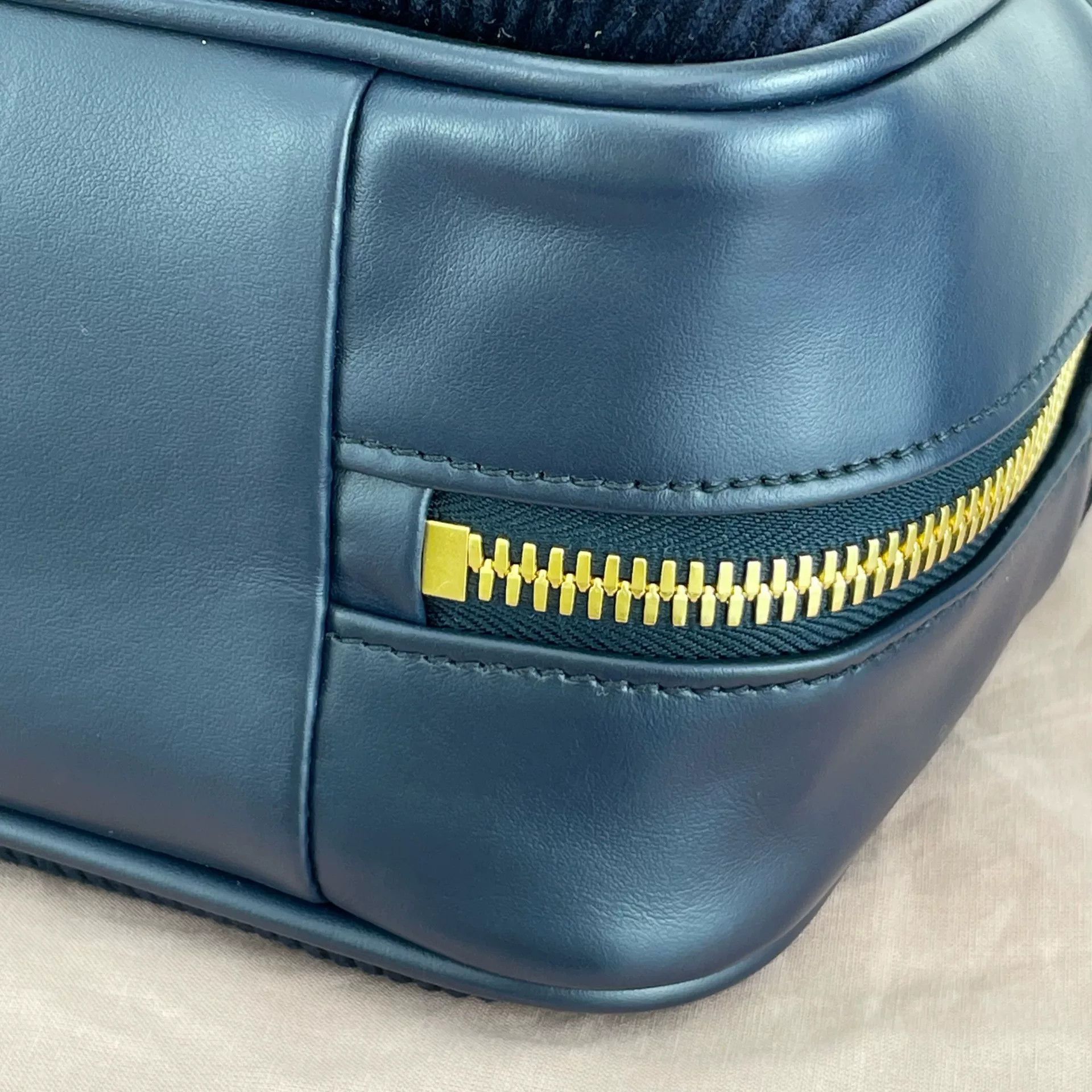 Miu Miu Pre-loved Bag Very good condition Size ONE SIZE - 6 Thumbnail