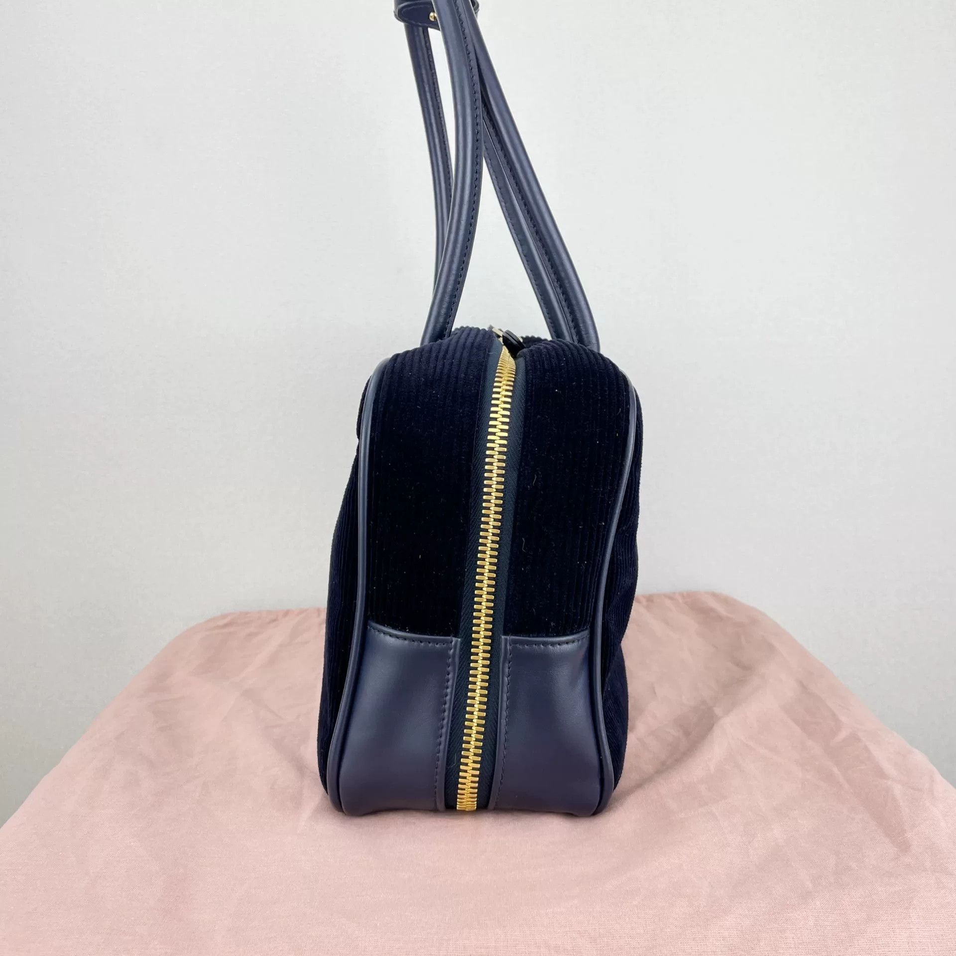 Miu Miu Pre-loved Bag Very good condition Size ONE SIZE - 4 Thumbnail