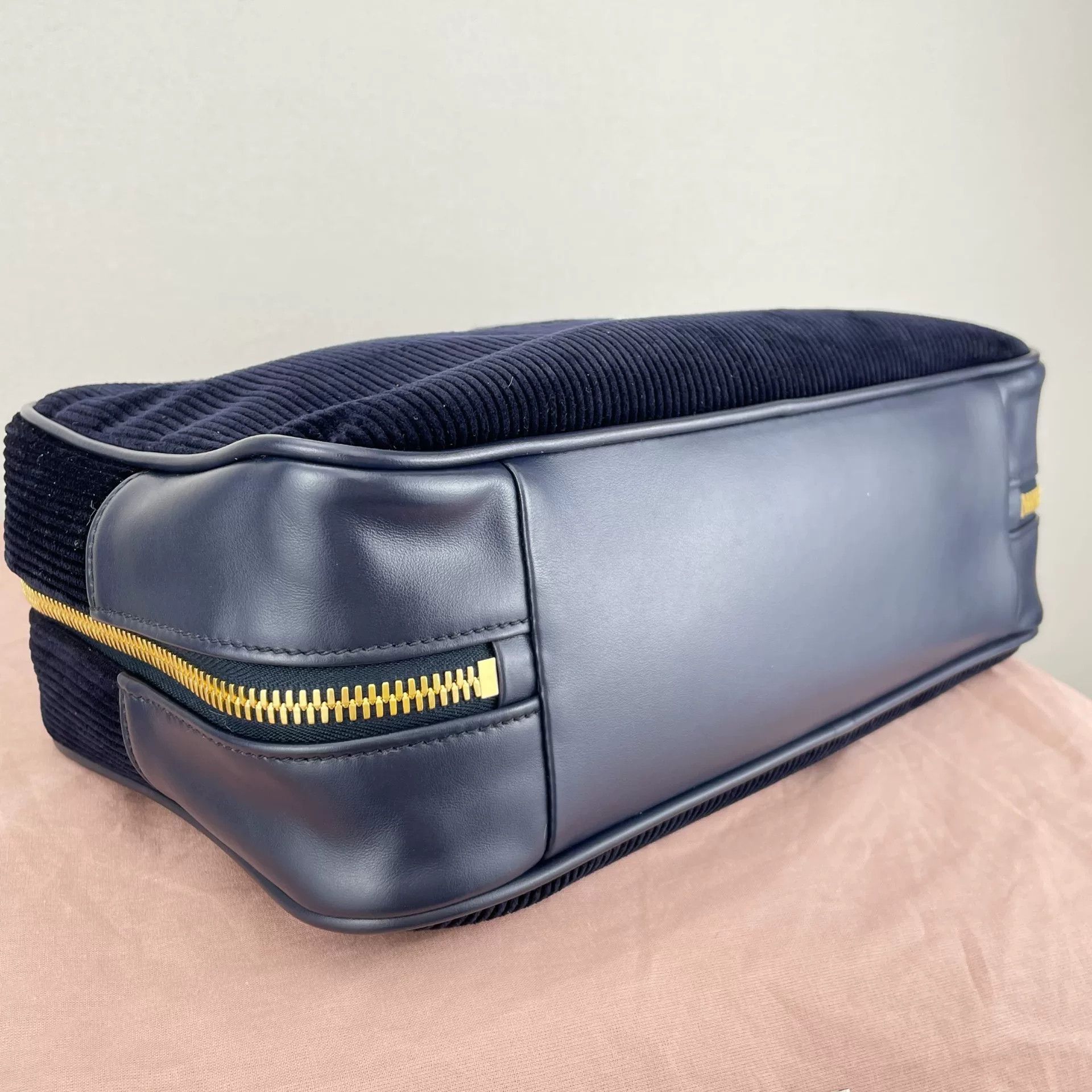 Miu Miu Pre-loved Bag Very good condition Size ONE SIZE - 5 Thumbnail