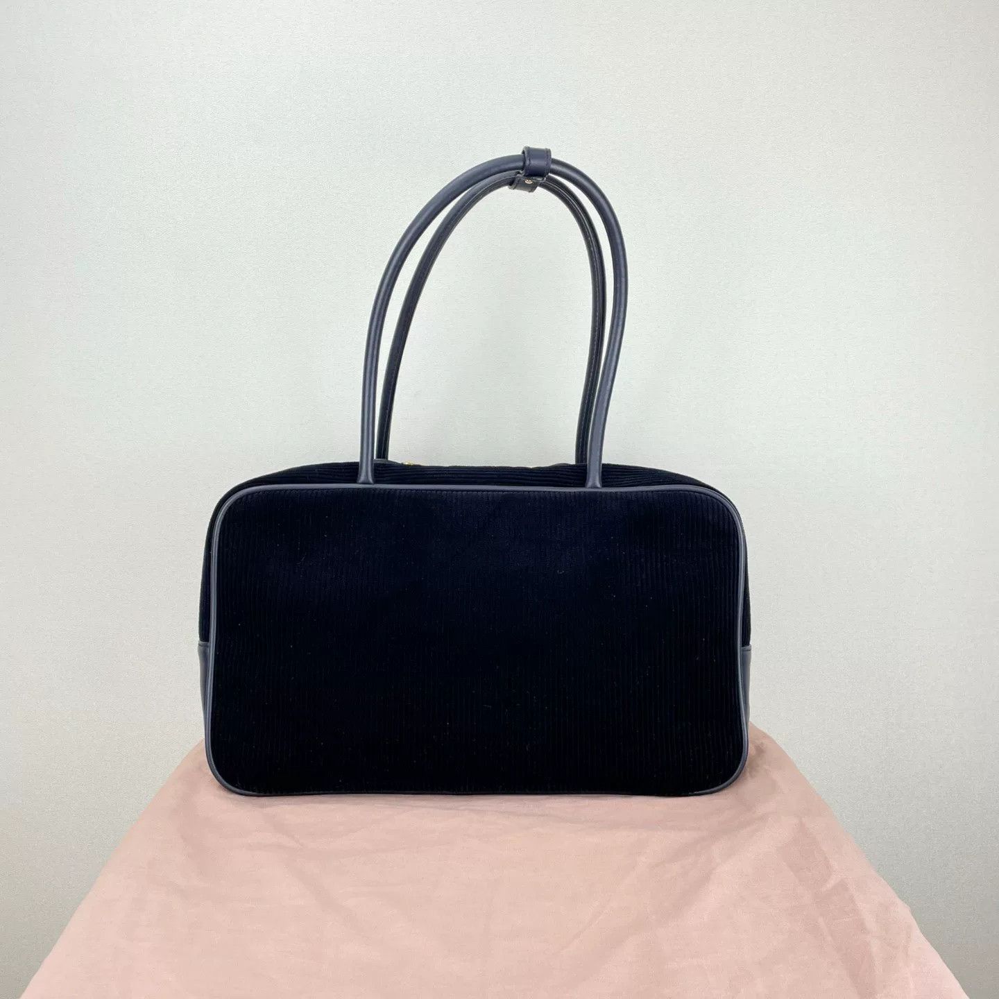 Miu Miu Pre-loved Bag Very good condition Size ONE SIZE - 2 Thumbnail