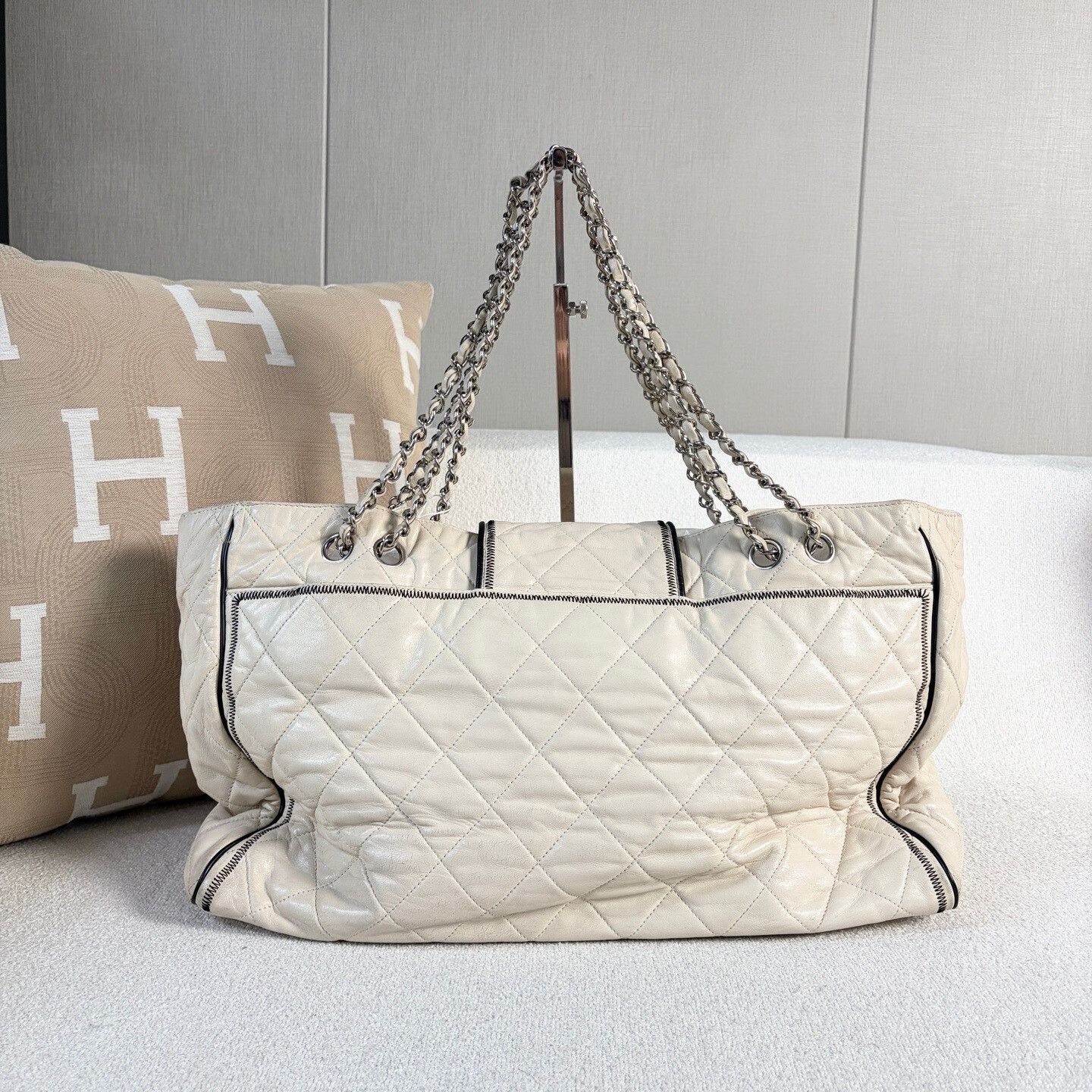 Chanel Pre-loved Bag Very good condition Size ONE SIZE - 2 Thumbnail