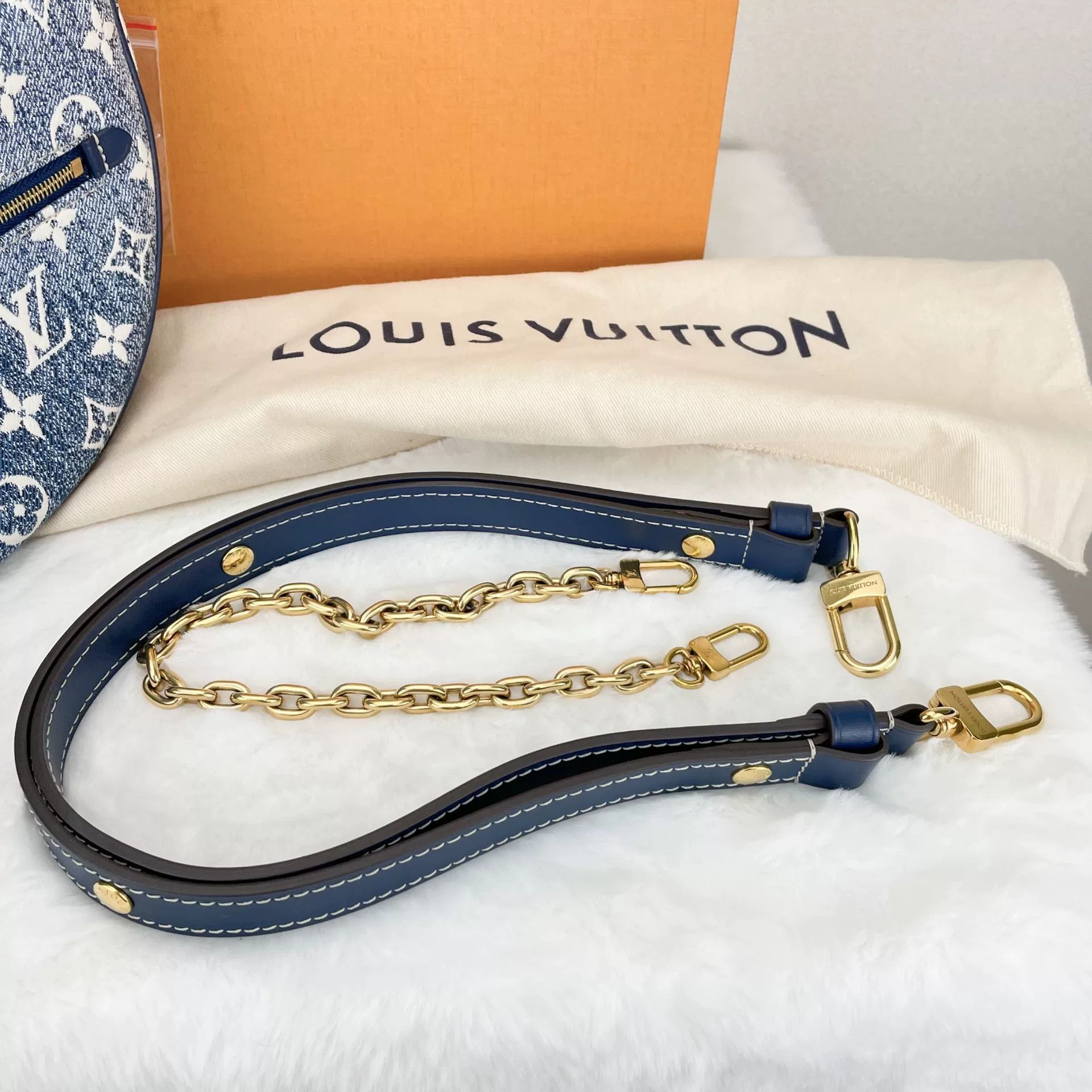 Louis Vuitton Pre-loved Bag Very good condition Size ONE SIZE - 9 Thumbnail