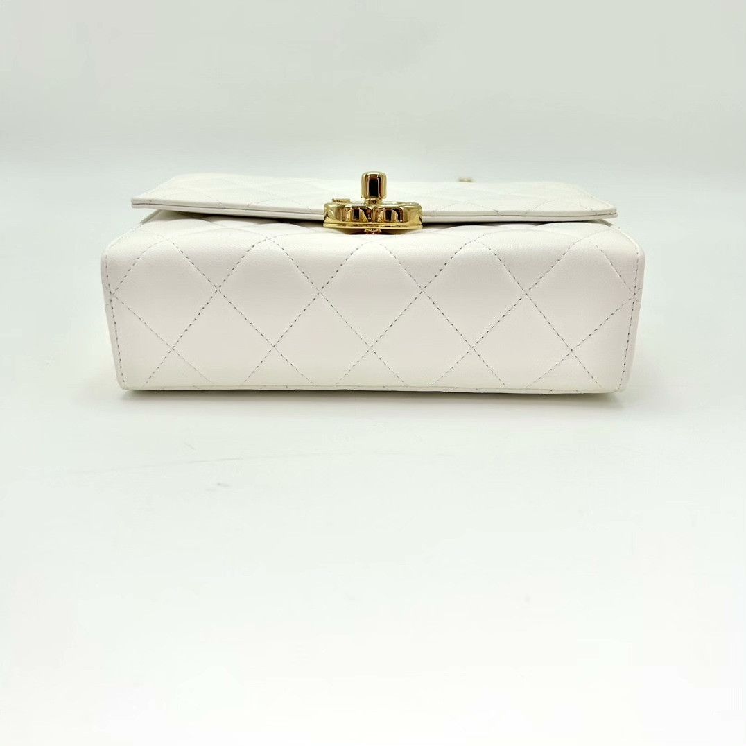 Chanel Pre-loved Bag Very good condition Size ONE SIZE - 5 Thumbnail