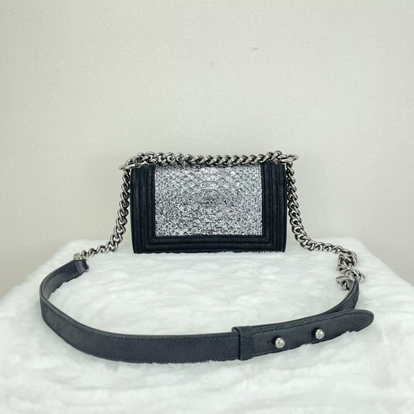 Chanel Pre-loved Bag Very good condition Size ONE SIZE - 2 Thumbnail