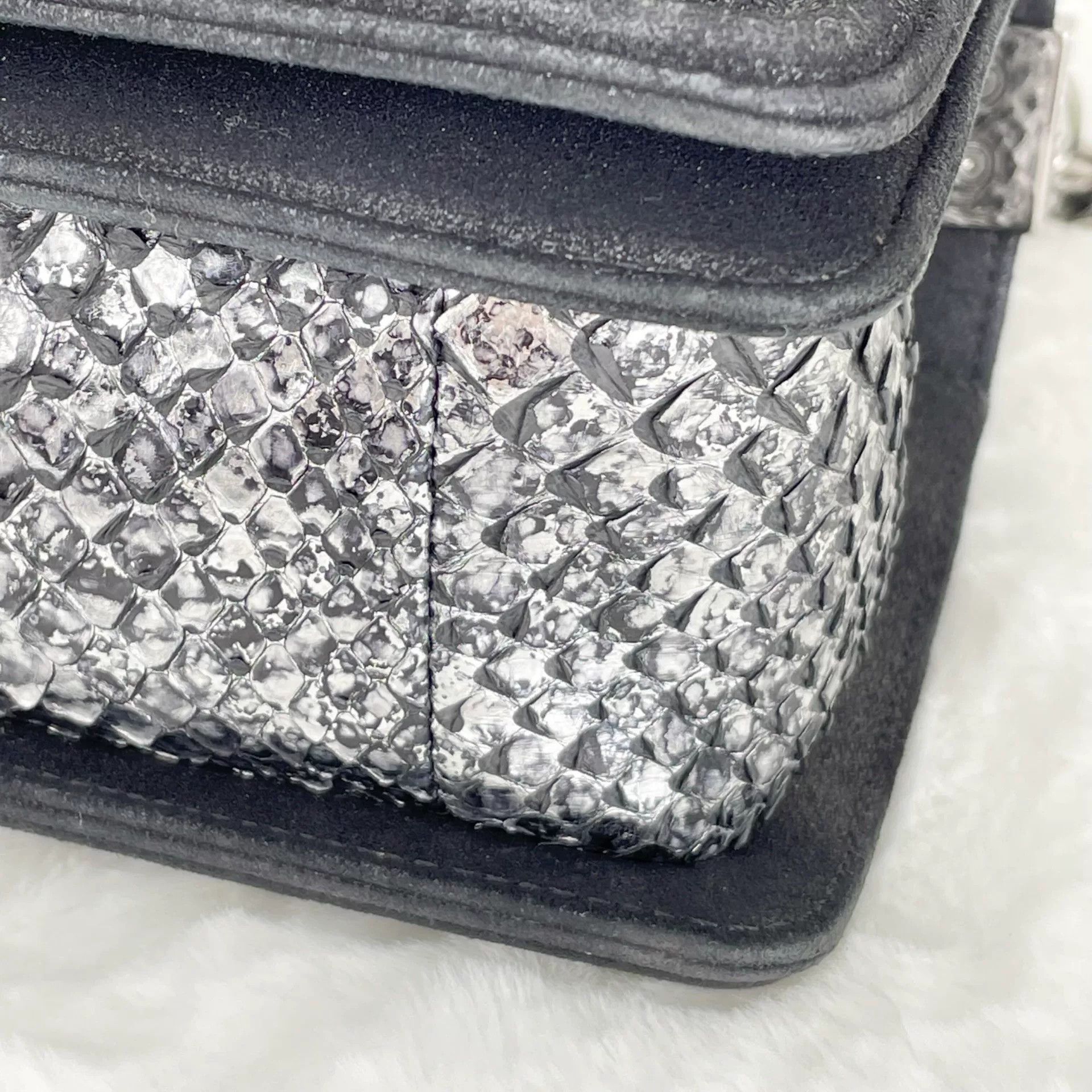 Chanel Pre-loved Bag Very good condition Size ONE SIZE - 6 Thumbnail