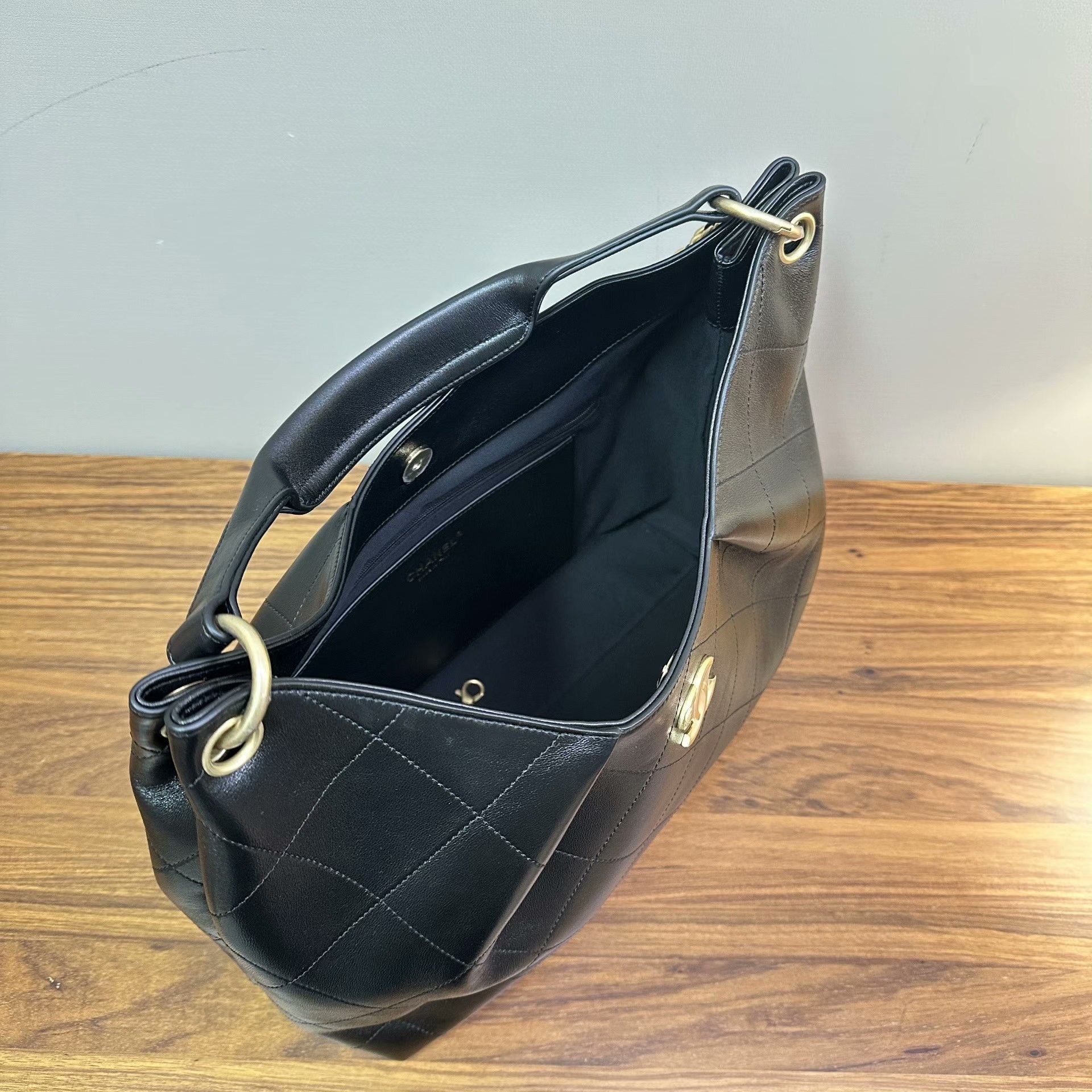 Chanel Pre-loved Bag Very good condition Size ONE SIZE - 5 Thumbnail