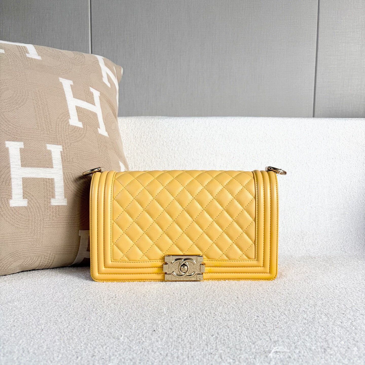 Chanel Pre-loved Bag Very good condition Size ONE SIZE - 2 Thumbnail