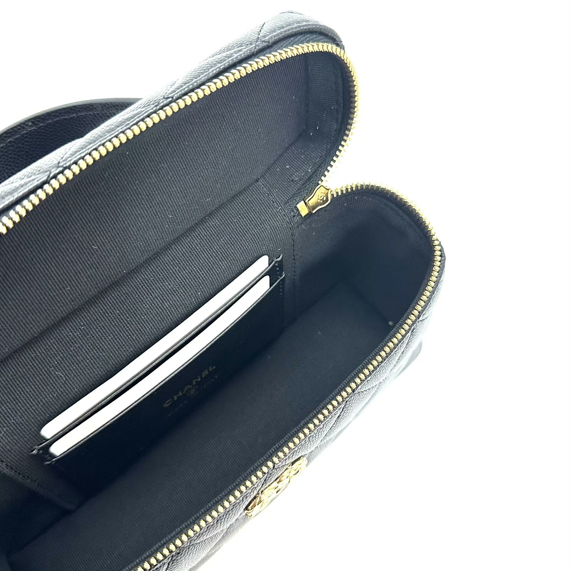 Chanel Pre-loved Bag Very good condition Size ONE SIZE - 6 Thumbnail