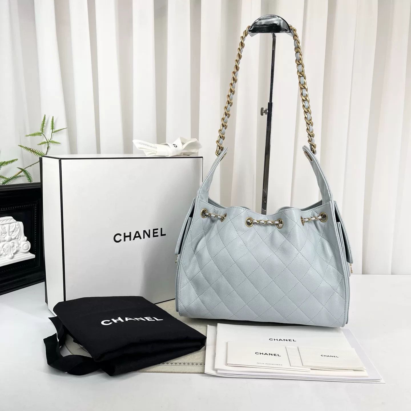 Chanel Pre-loved Bag Very good condition Size ONE SIZE - 2 Thumbnail
