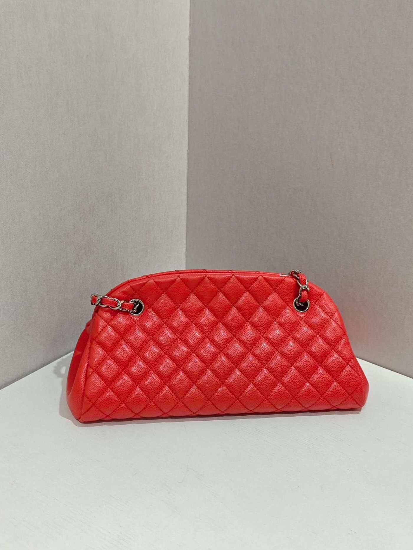 Chanel Pre-loved Bag Very good condition Size ONE SIZE - 2 Thumbnail