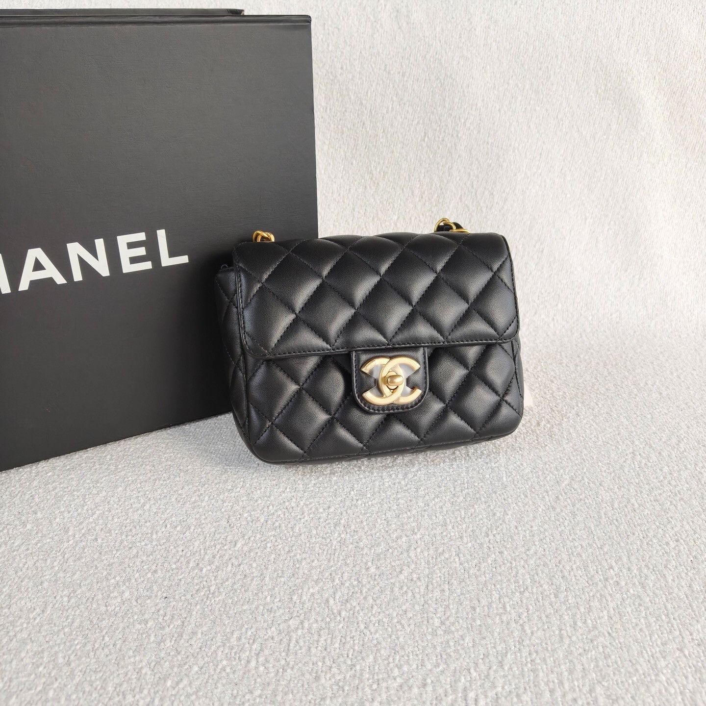 Chanel Pre-loved Bag Very good condition Size ONE SIZE - 6 Thumbnail