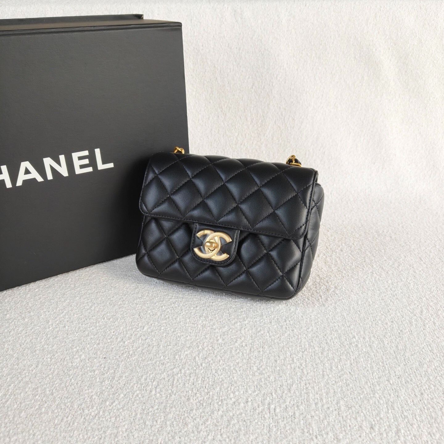 Chanel Pre-loved Bag Very good condition Size ONE SIZE - 4 Thumbnail