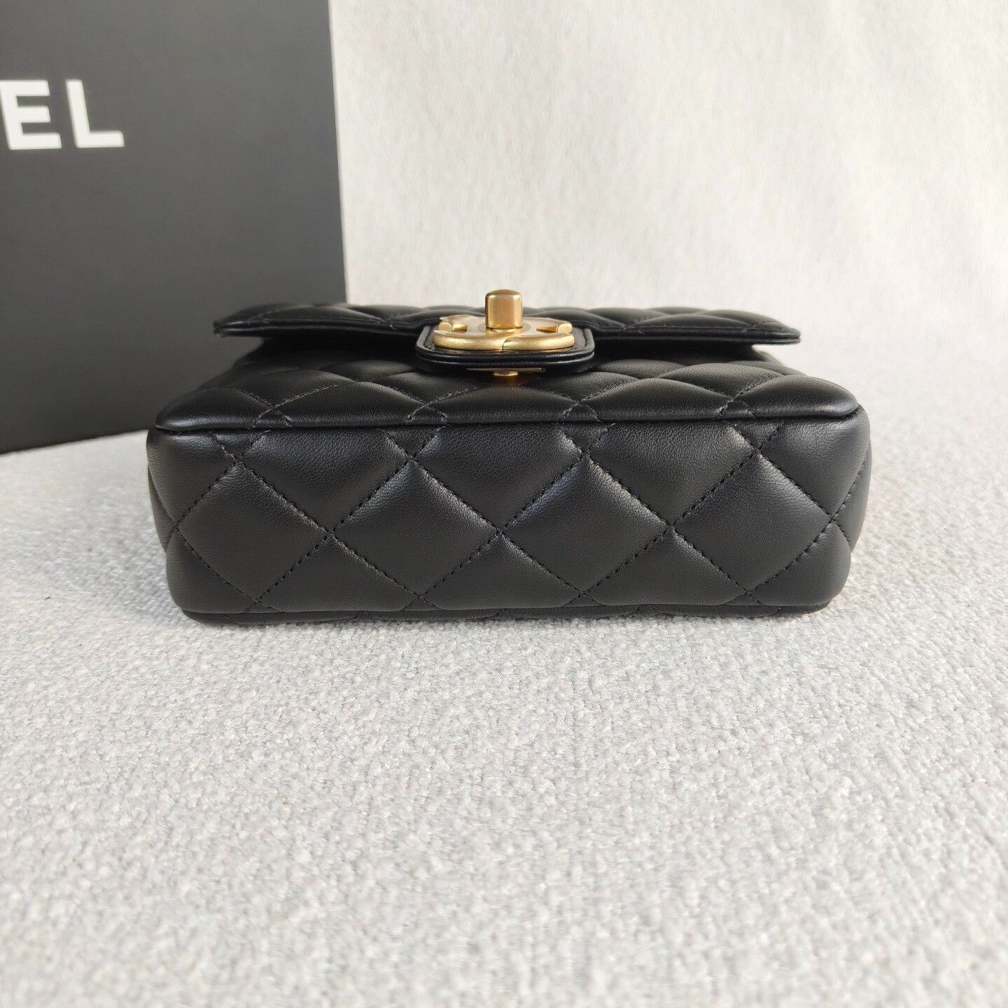 Chanel Pre-loved Bag Very good condition Size ONE SIZE - 5 Thumbnail