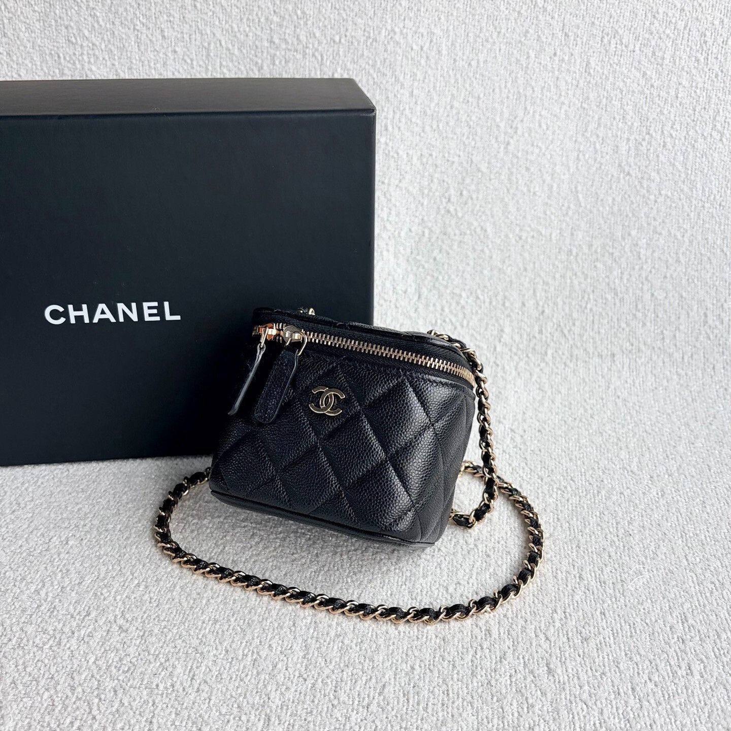 Chanel Pre-loved Bag Very good condition Size ONE SIZE - 4 Thumbnail