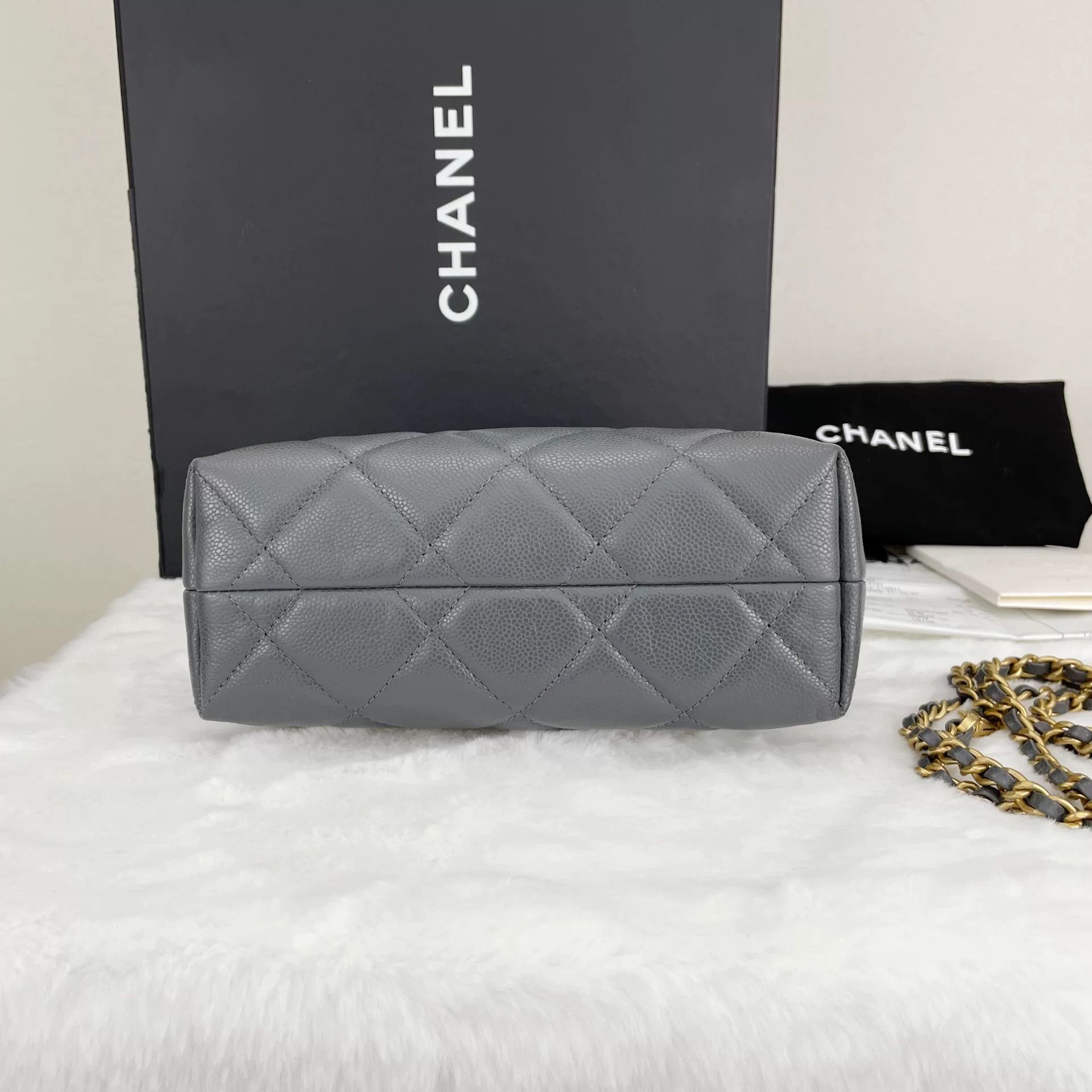 Chanel Pre-loved Bag Very good condition Size ONE SIZE - 4 Thumbnail