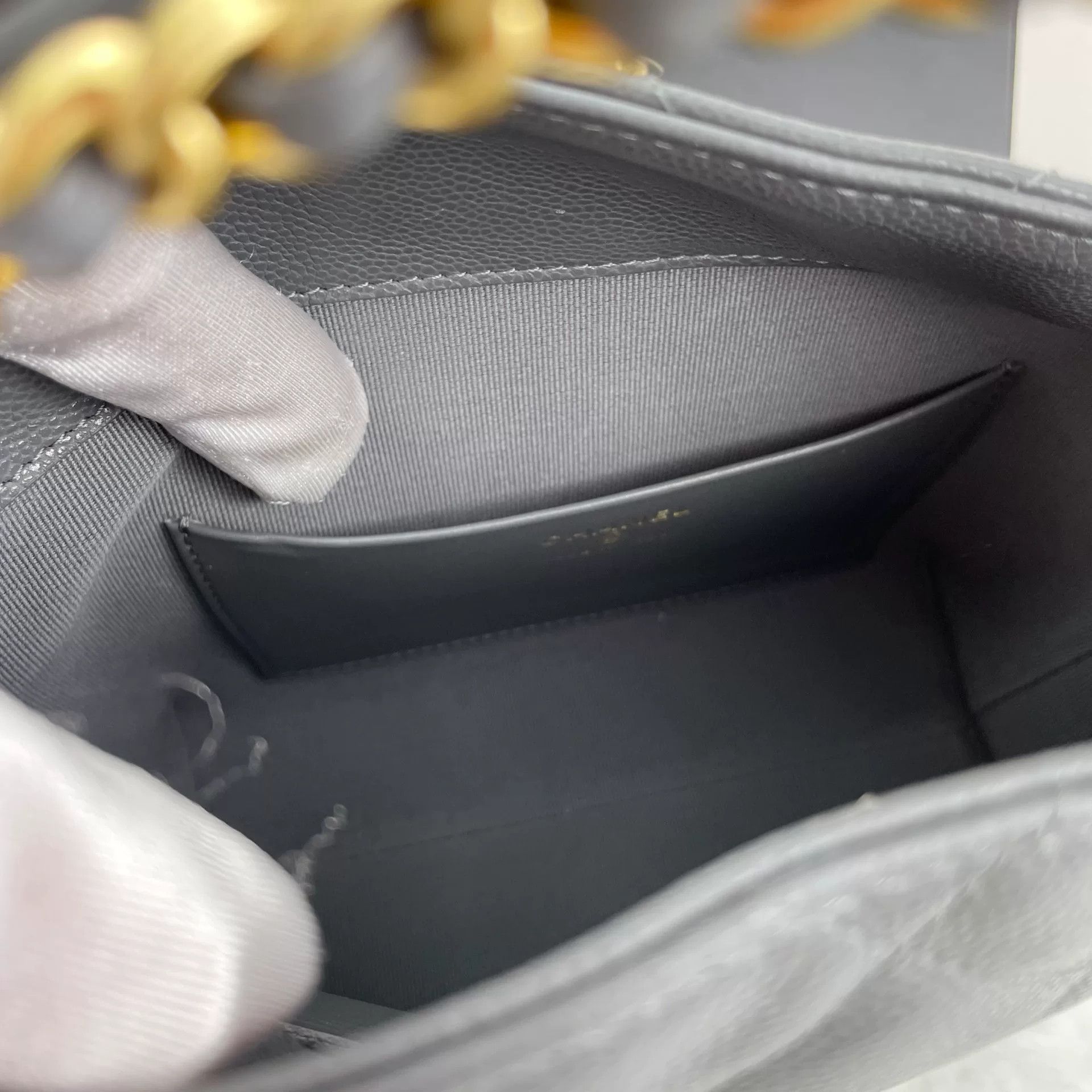 Chanel Pre-loved Bag Very good condition Size ONE SIZE - 9 Thumbnail