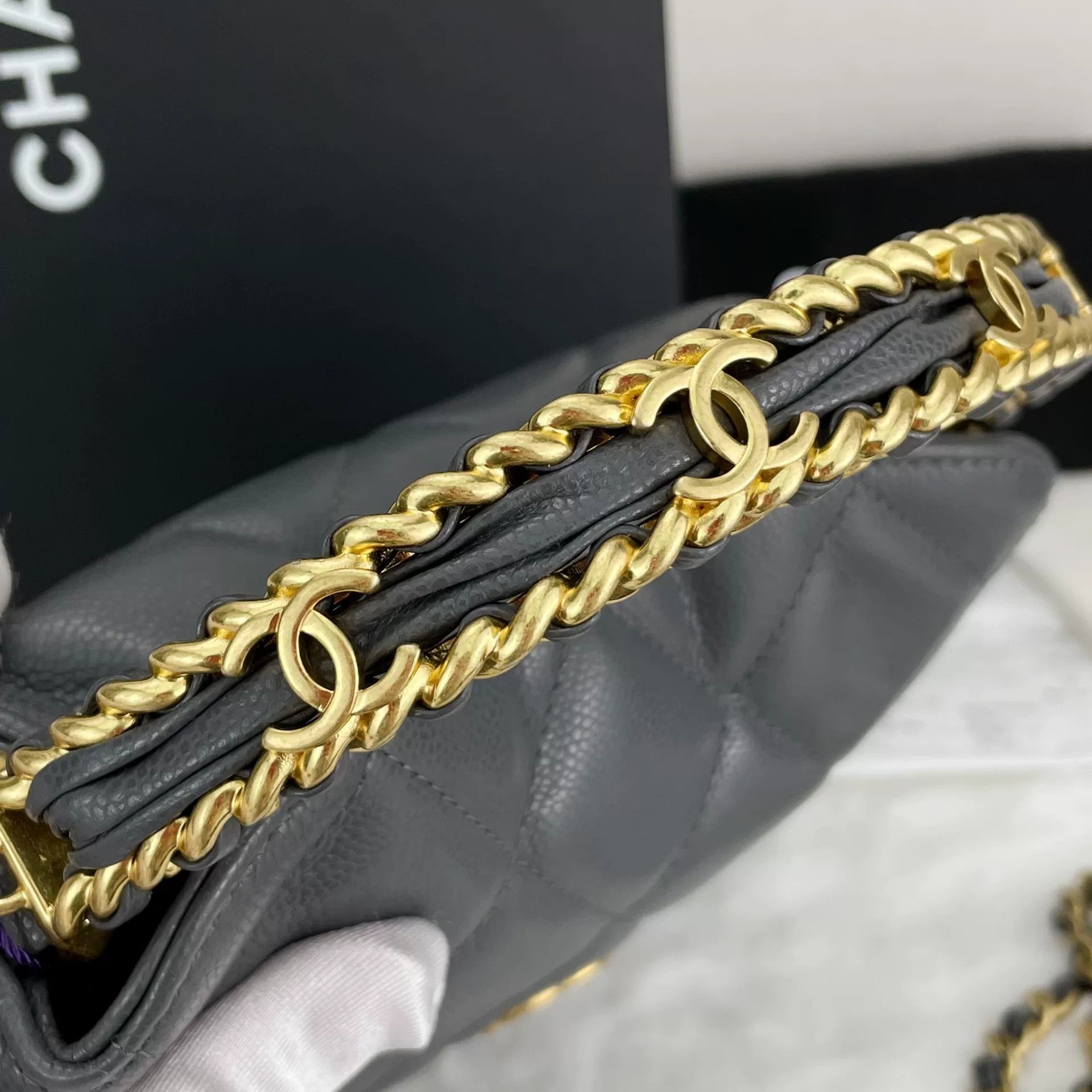 Chanel Pre-loved Bag Very good condition Size ONE SIZE - 8 Thumbnail