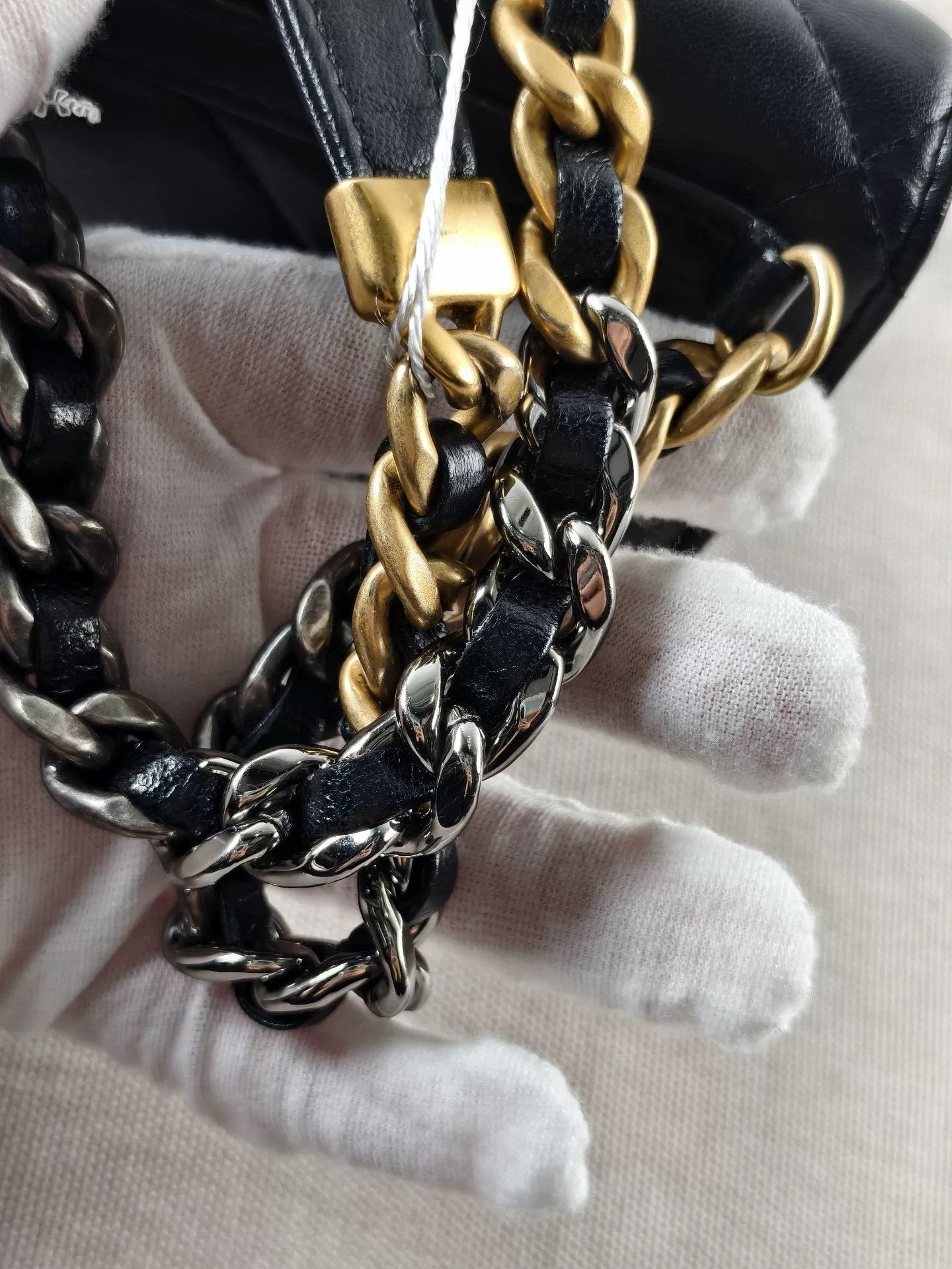Chanel Pre-loved Bag Very good condition Size ONE SIZE - 5 Thumbnail