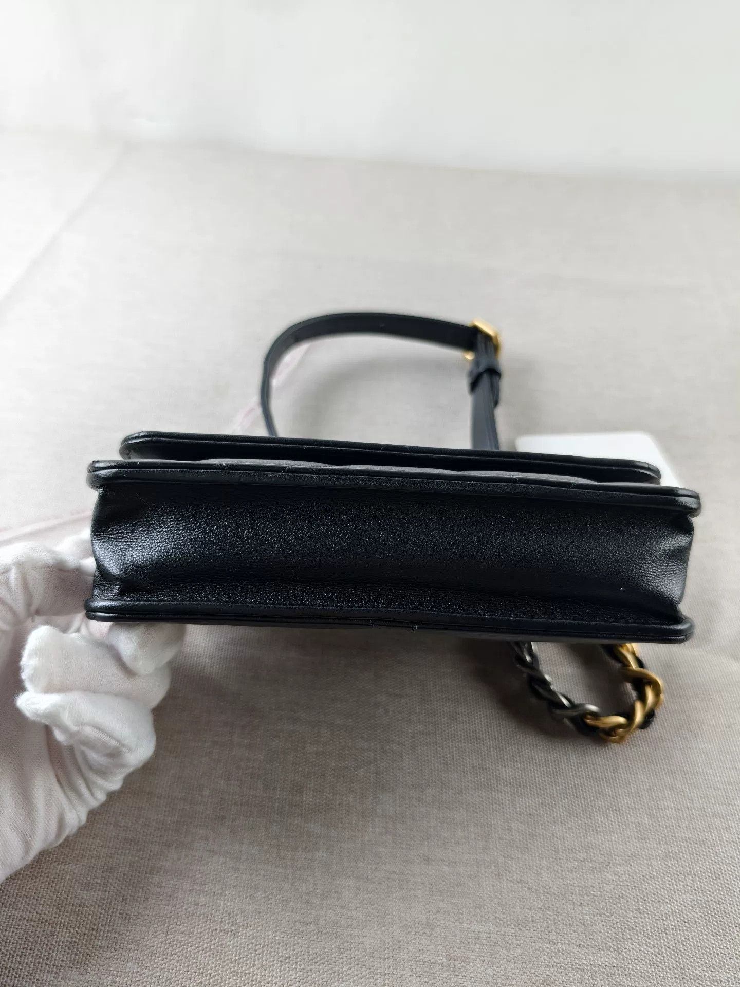 Chanel Pre-loved Bag Very good condition Size ONE SIZE - 6 Thumbnail