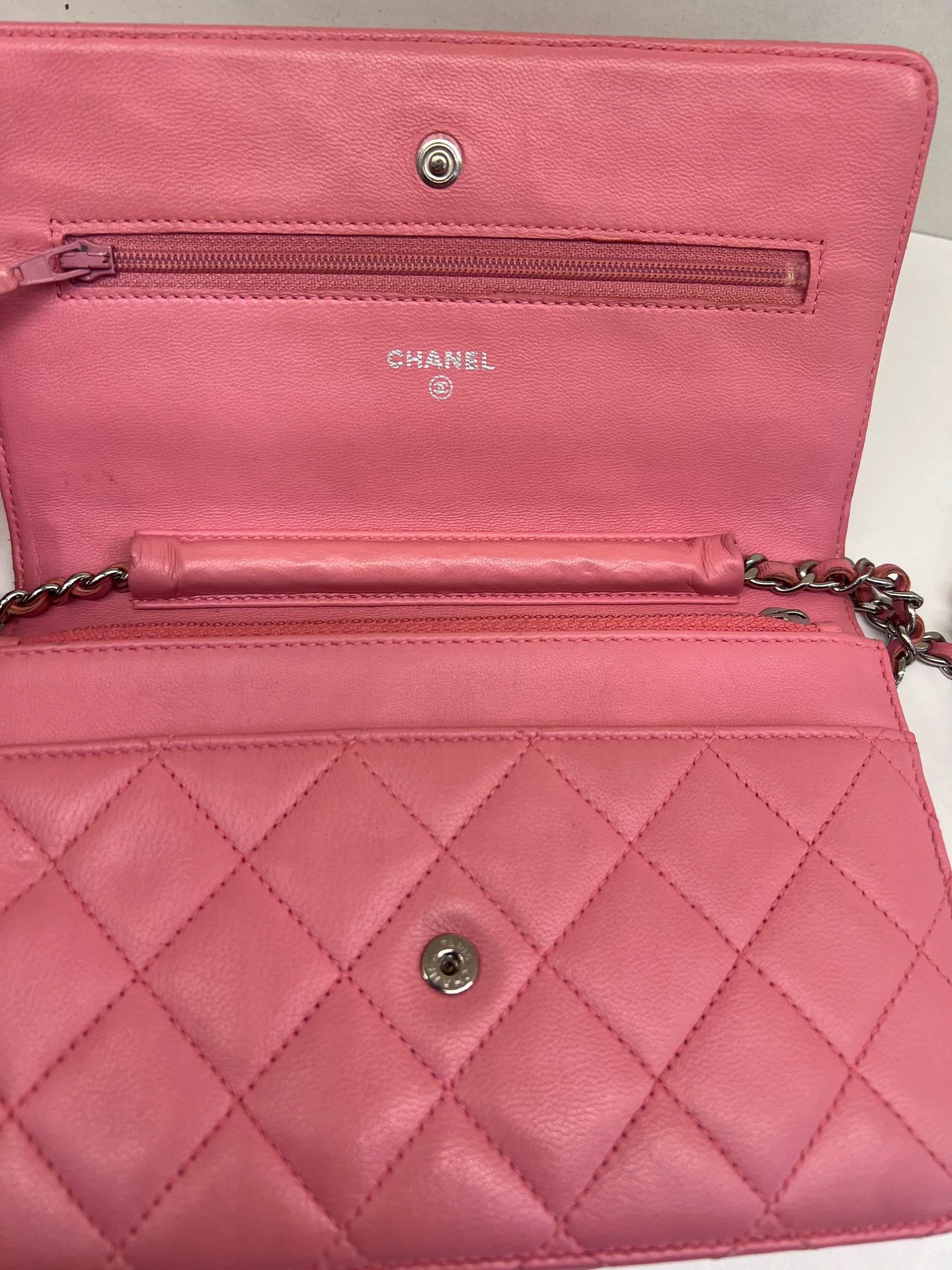 Chanel Pre-loved Bag Very good condition Size ONE SIZE - 6 Thumbnail