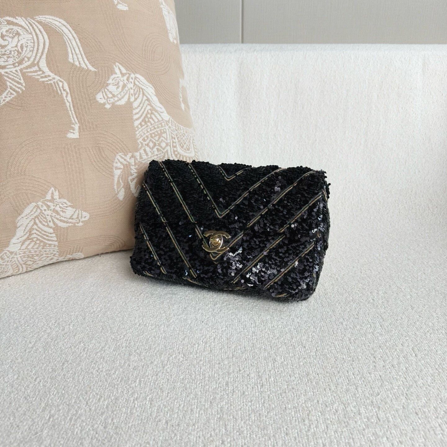Chanel Pre-loved Bag Very good condition Size ONE SIZE - 4 Thumbnail
