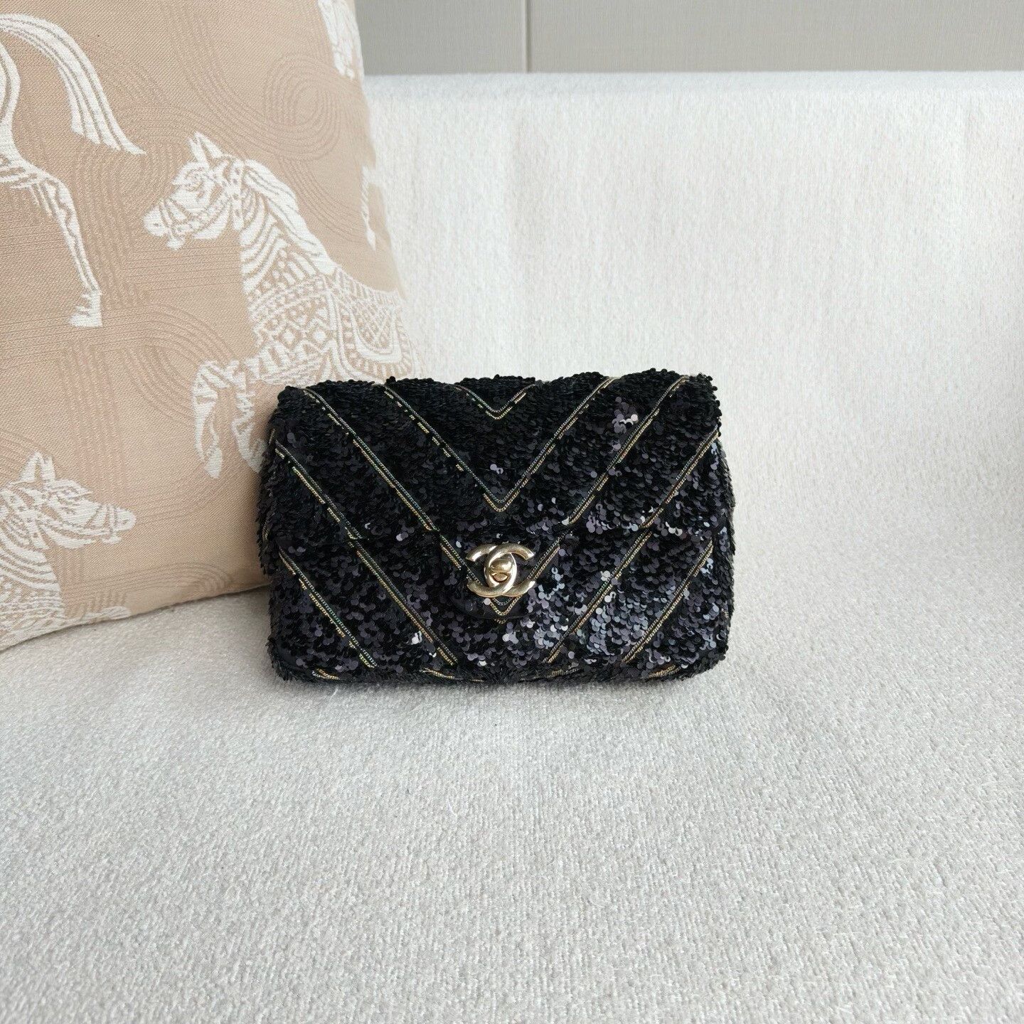 Chanel Pre-loved Bag Very good condition Size ONE SIZE - 2 Thumbnail