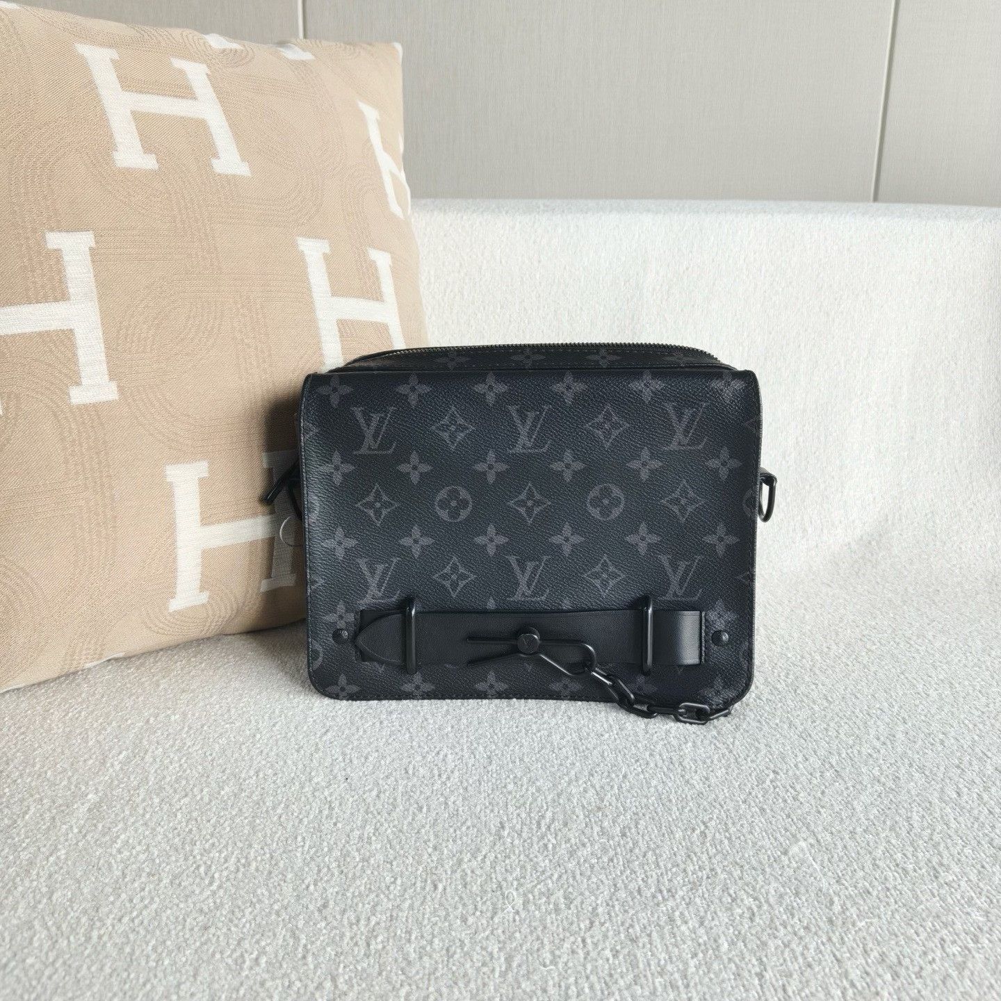 Louis Vuitton Pre-loved Bag Very good condition Size ONE SIZE - 2 Thumbnail