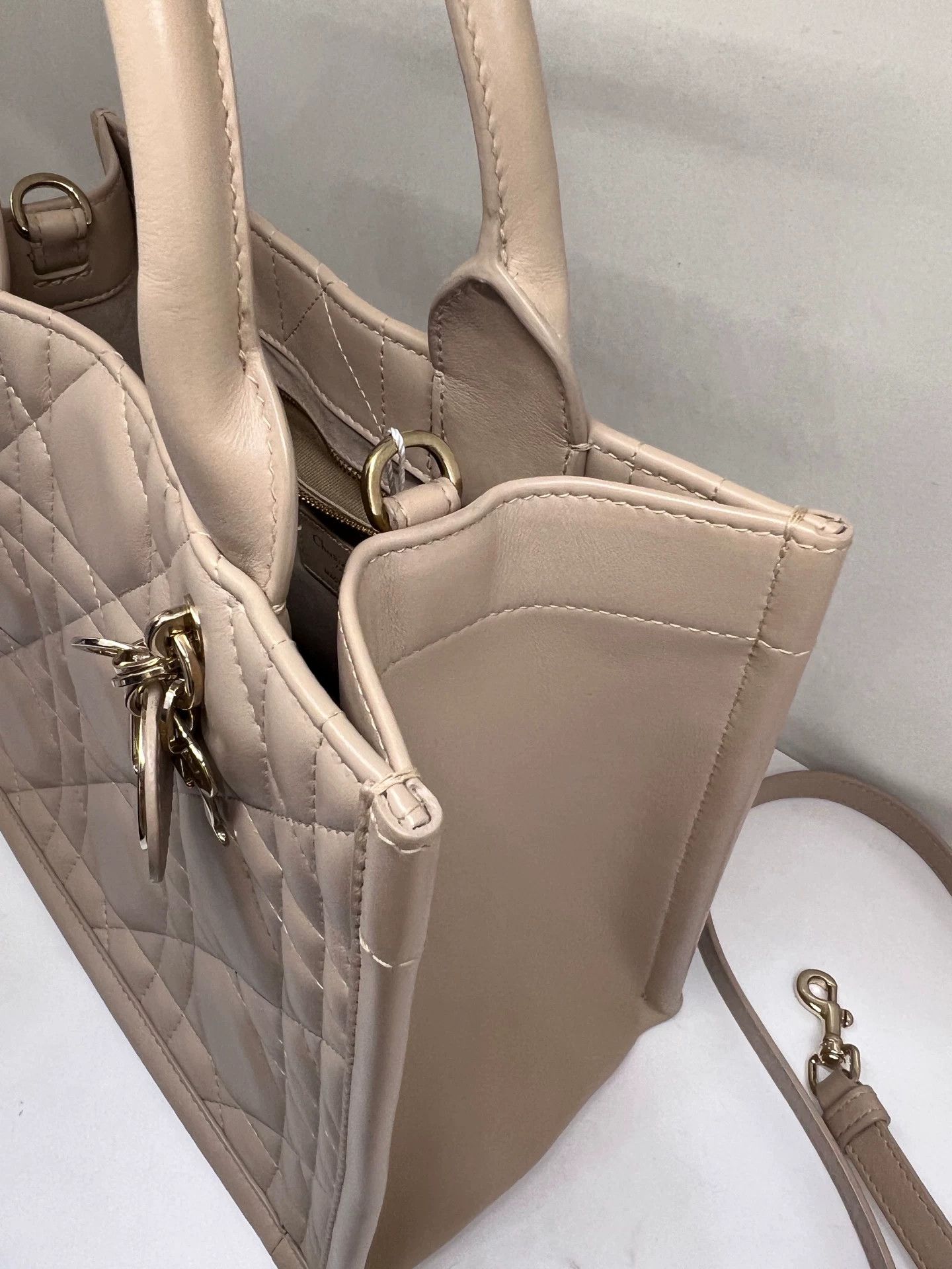 Dior Pre-loved Bag Very good condition Size ONE SIZE - 6 Thumbnail