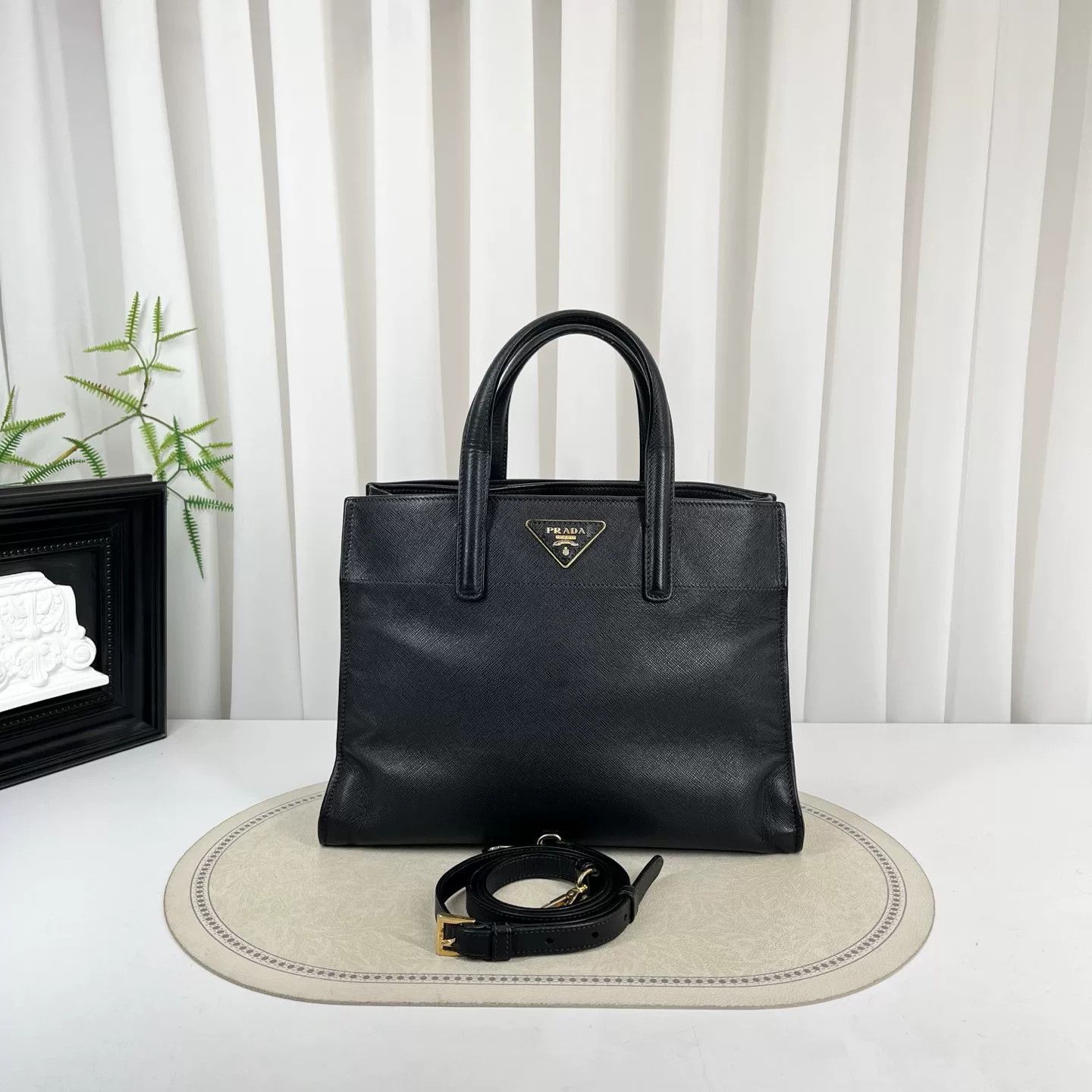 Prada Pre-loved Bag Very good condition Size ONE SIZE - 4 Thumbnail