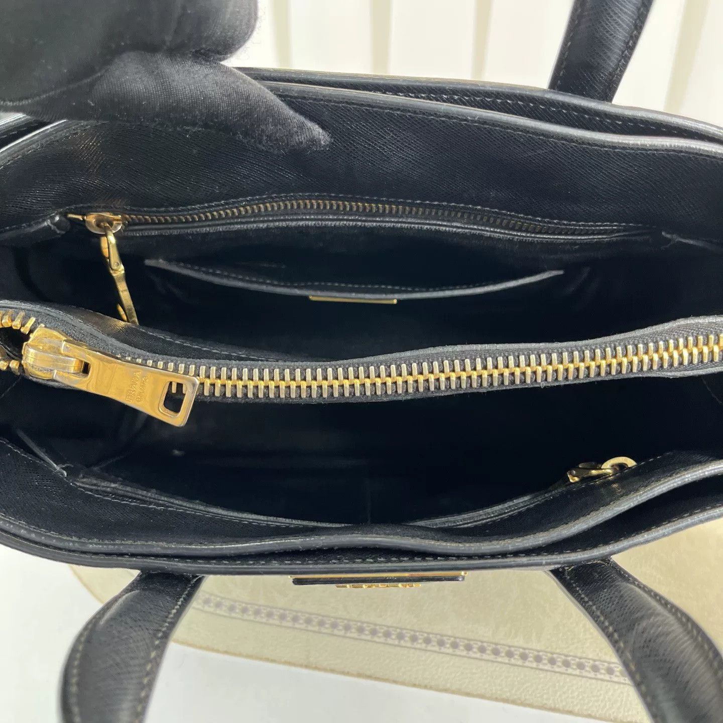 Prada Pre-loved Bag Very good condition Size ONE SIZE - 3 Thumbnail