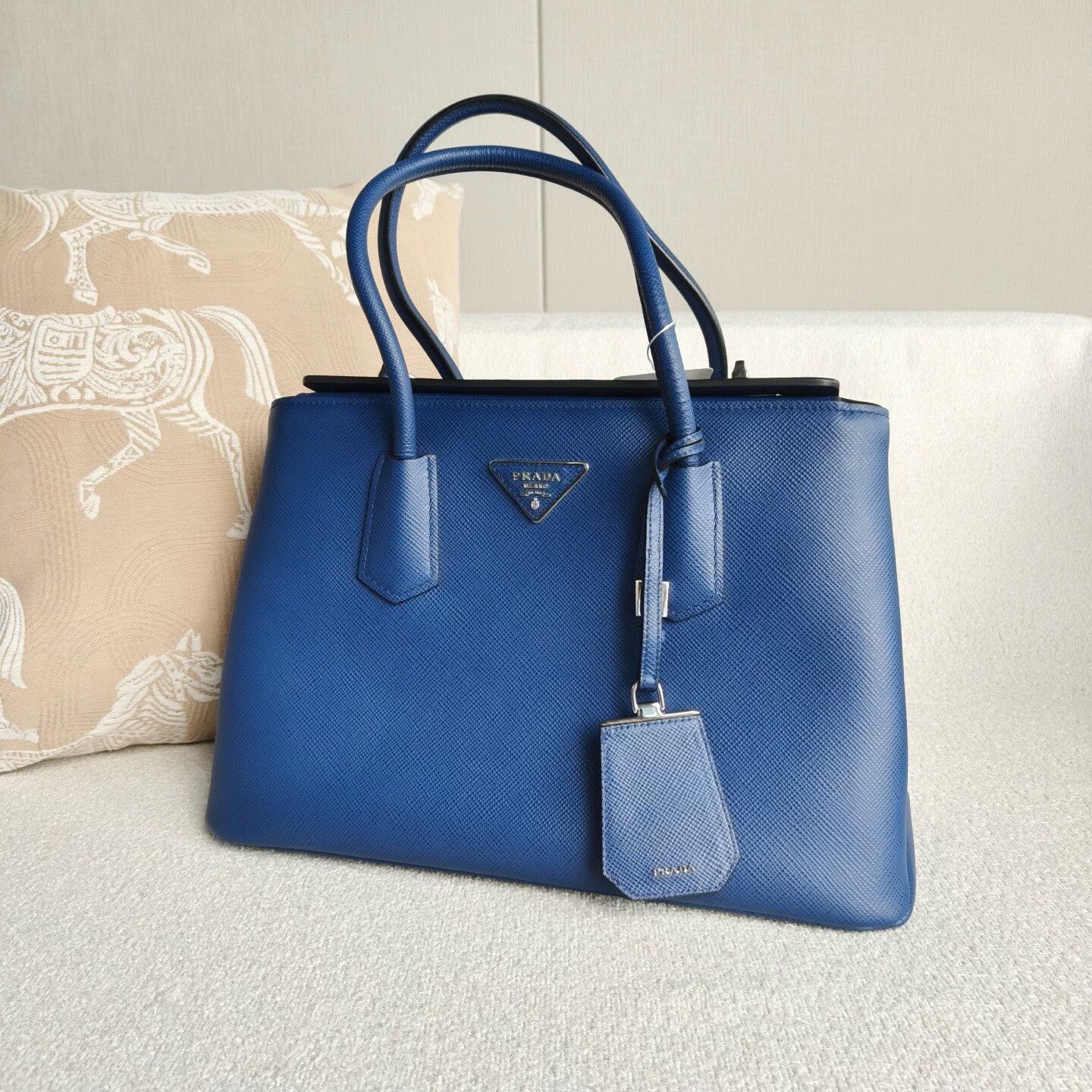 Prada Pre-loved Bag Very good condition Size ONE SIZE - 4 Thumbnail