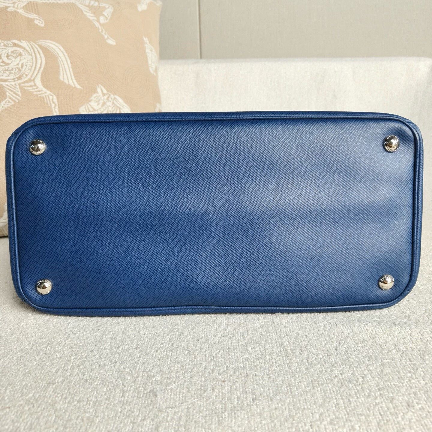 Prada Pre-loved Bag Very good condition Size ONE SIZE - 5 Thumbnail