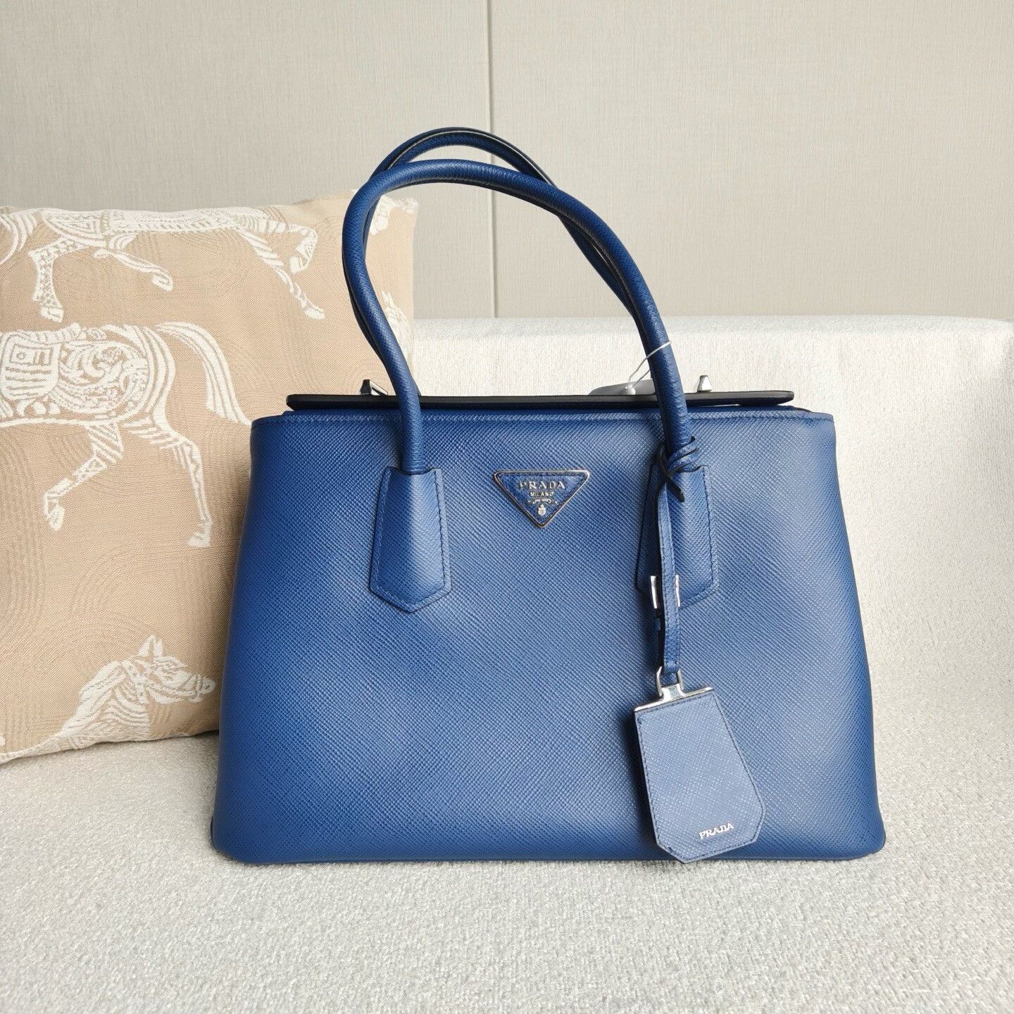 Prada Pre-loved Bag Very good condition Size ONE SIZE - 2 Thumbnail