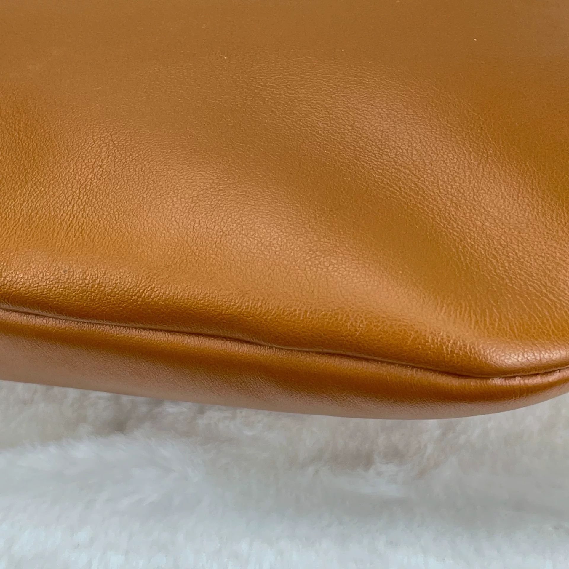 Miu Miu Pre-loved Bag Very good condition Size ONE SIZE - 6 Thumbnail