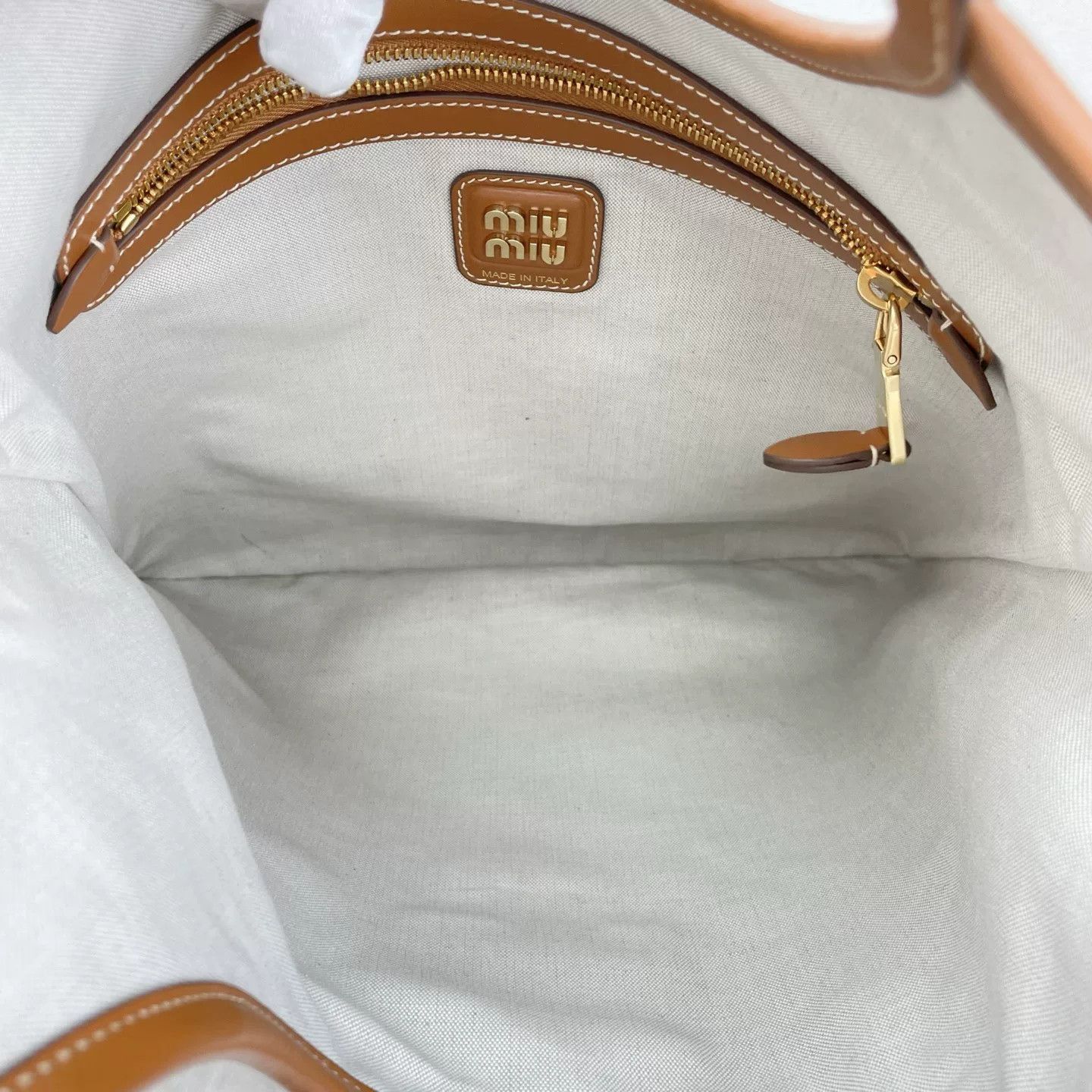 Miu Miu Pre-loved Bag Very good condition Size ONE SIZE - 8 Thumbnail
